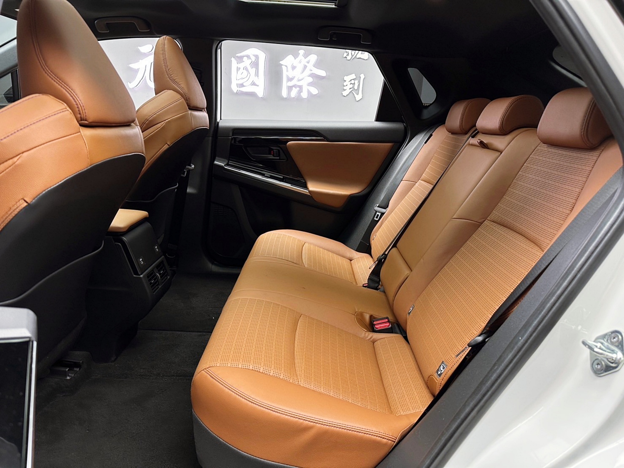 2023式 Solterra AWD Level2跟車 全景天窗 環景 雙色外觀 新款 速霸陸 純電 SUV ❗️(115)【 阿龍中古車 0968-691-205】元禾國際 新北最大車庫 實車實價 認證車  第3張相片