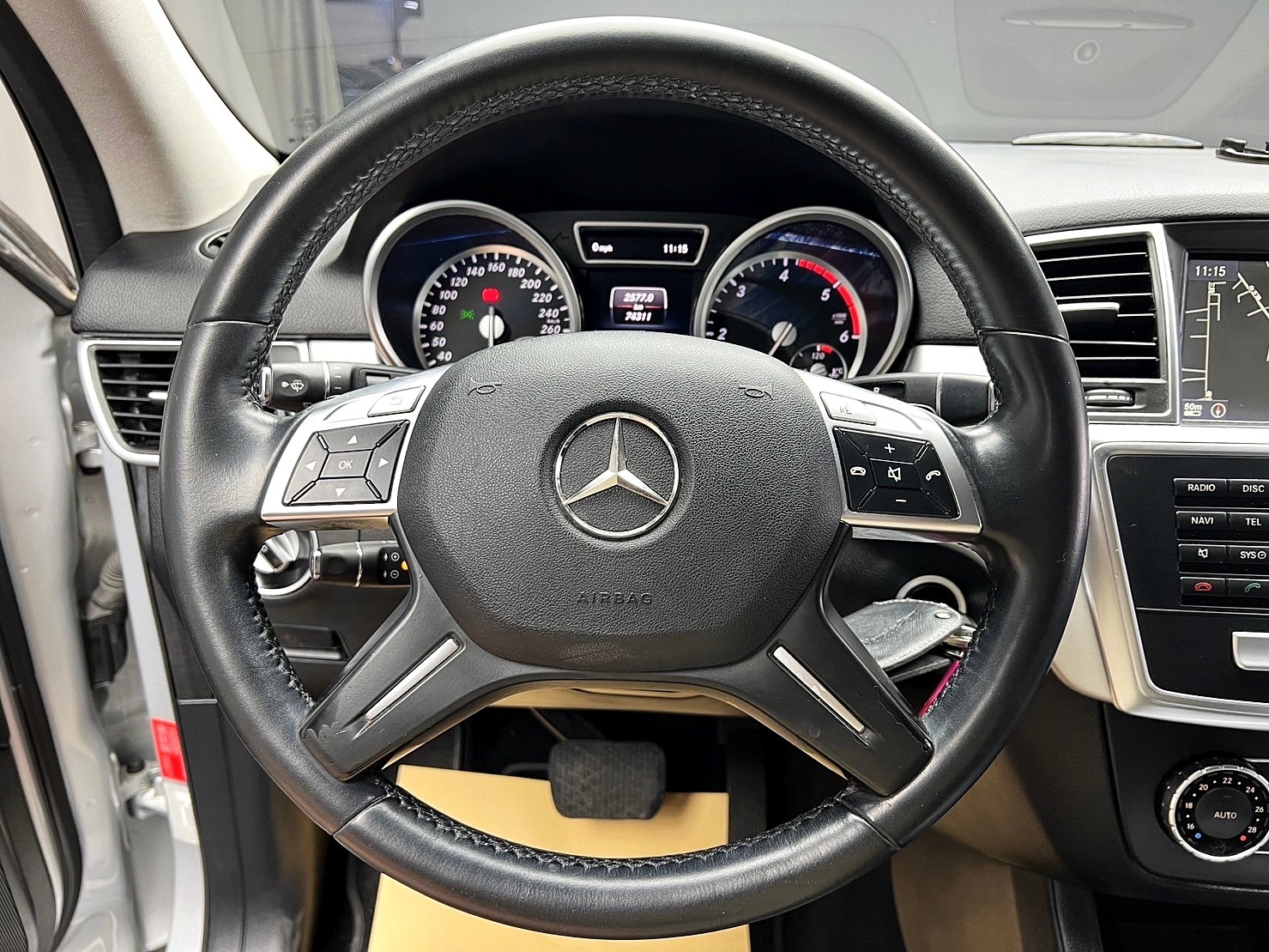 2014式 ML350d 柴油 四傳 低里程 第三代小改 賓士休旅車 ❗️(085)【 阿龍中古車 0968-691-205】元禾國際 新北最大車庫 實車實價 認證車  第5張相片