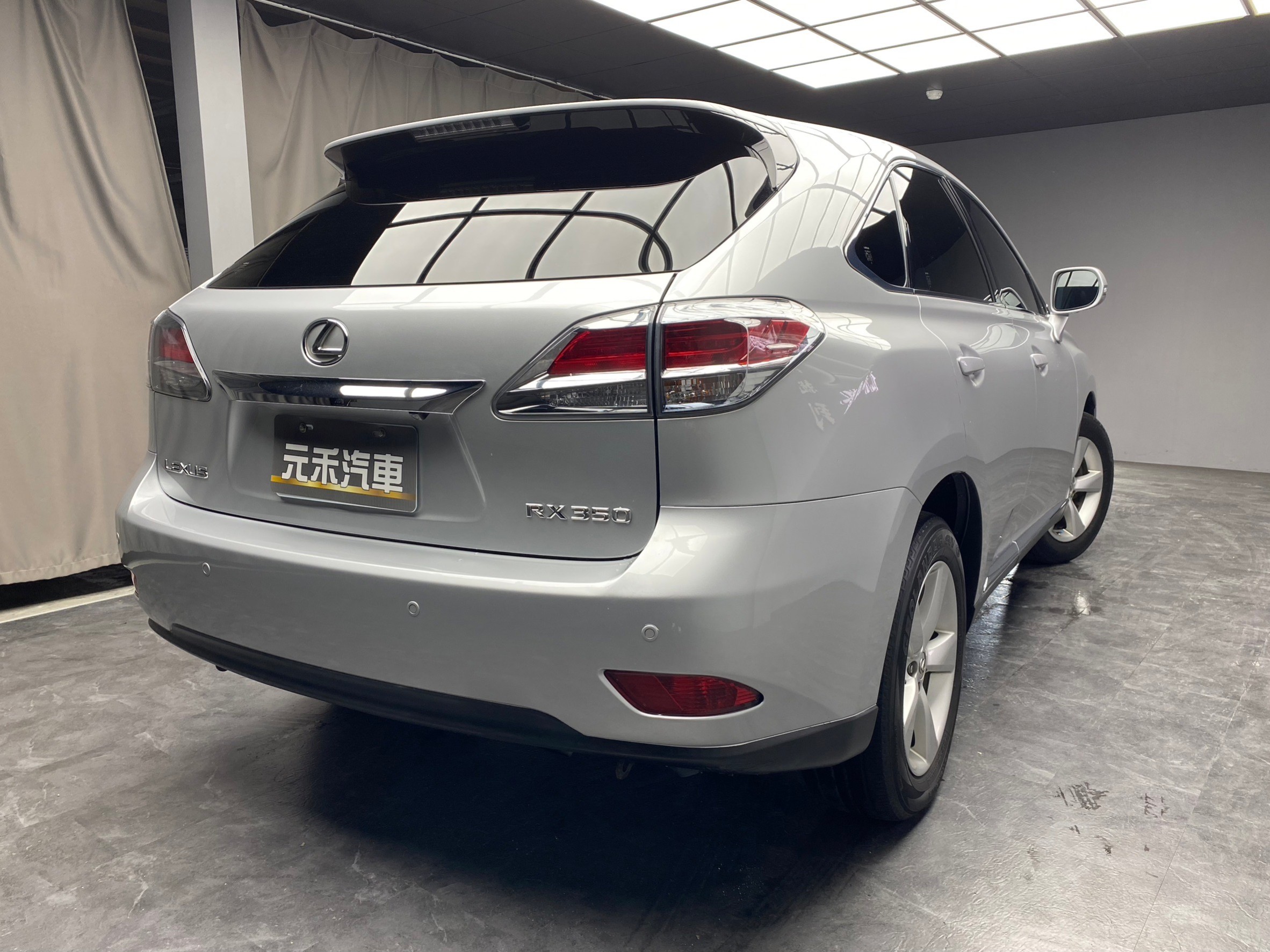 2015 Lexus RX350 四驅 頂級版 電冷熱椅 高妥善率 ❗️(127)【 元禾國際 阿龍店長 0968-691-205】元禾國際 新北最大車庫 實車實價 認證車  第10張相片