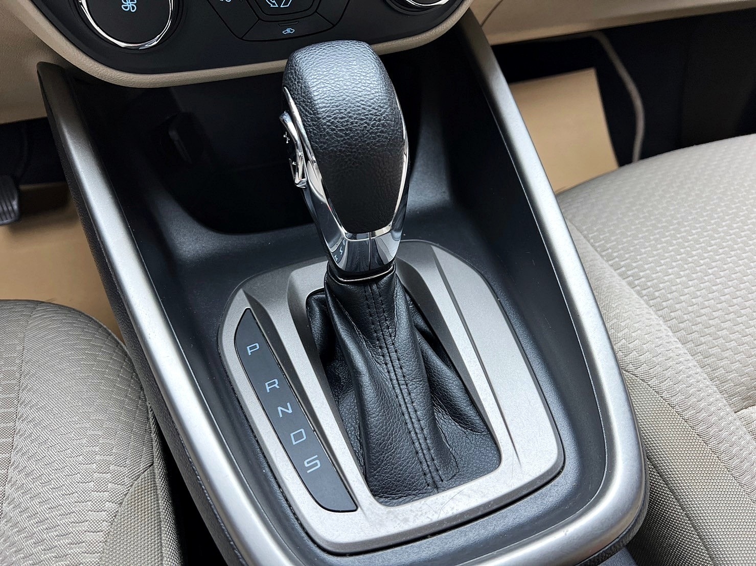 2018 FORD Escort 雅緻型 便宜好入手 超值代步房車❗️(130)【 元禾國際 阿龍店長 0968-691-205】元禾國際 新北最大車庫 實車實價 認證車  第6張相片