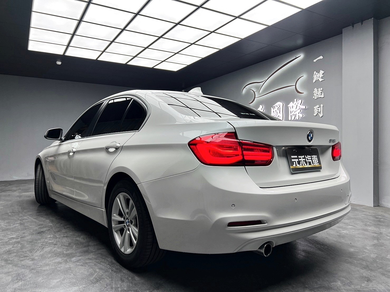 2018式 F30 BMW 318i 5AS 駕駛輔助 高CP值漂亮車 ❗️(024)【 元禾國際 阿龍店長 0968-691-205】元禾國際 新北最大車庫 實車實價 認證車  第3張相片