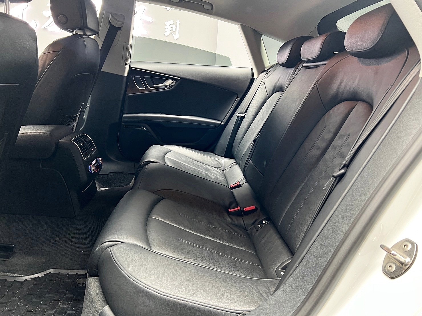 2012 AUDI 奧迪 A7 Sportback 稀有 五門 斜背轎跑 電尾翼 BOSE音響 ❗️(099)【 元禾國際 阿龍店長 0968-691-205】元禾國際 新北最大車庫 實車實價 認證車  第4張相片