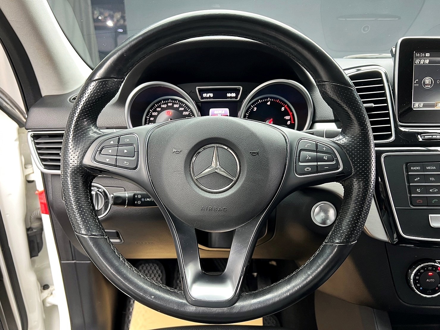 2016 GLE250d W166 柴油 四驅 賓士休旅 超高CP值❗️(162)【 元禾國際 阿龍店長 0968-691-205】元禾國際 新北最大車庫 實車實價 認證車	  第7張相片
