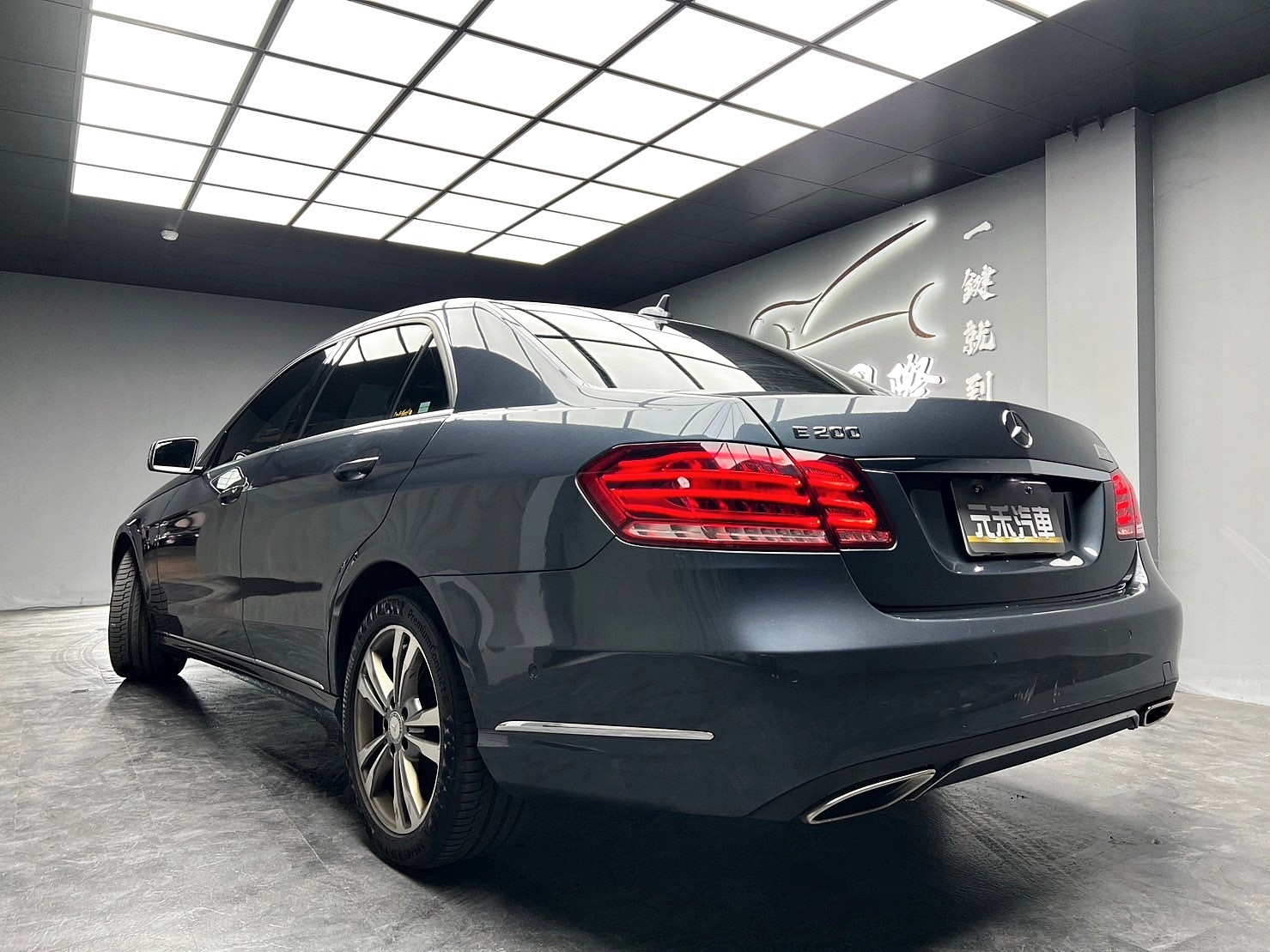 2015 E200 W212 天窗 電動記憶椅 賓士 房車 ❗️(237)【 元禾國際 阿龍店長 0968-691-205】元禾國際 新北最大車庫 實車實價 認證車  第3張相片