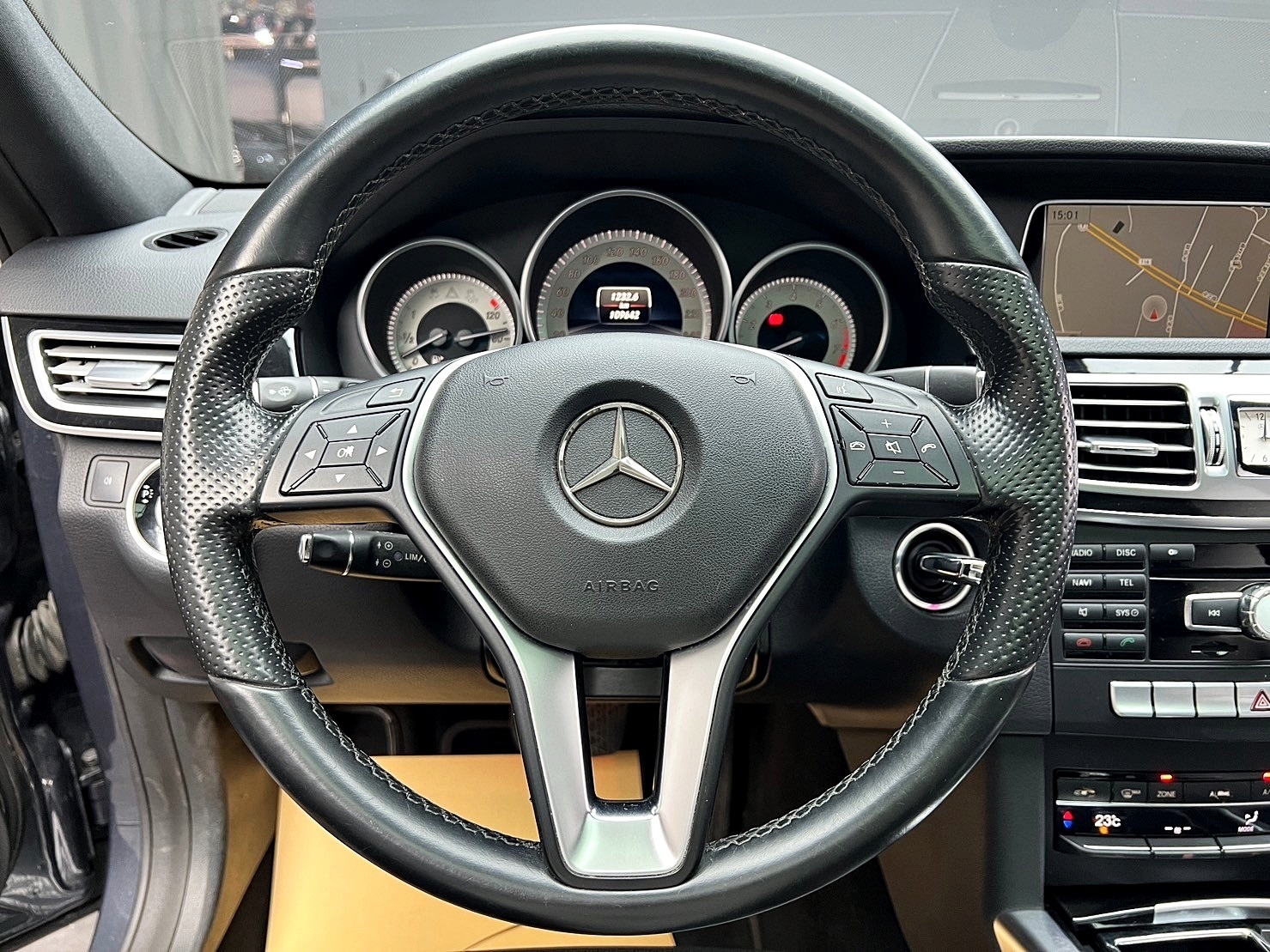 2015 E200 W212 天窗 電動記憶椅 賓士 房車 ❗️(237)【 元禾國際 阿龍店長 0968-691-205】元禾國際 新北最大車庫 實車實價 認證車  第7張相片