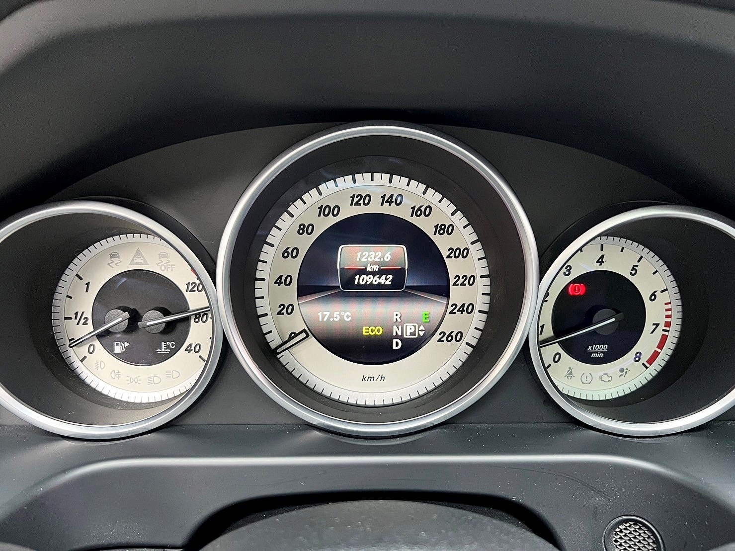 2015 E200 W212 天窗 電動記憶椅 賓士 房車 ❗️(237)【 元禾國際 阿龍店長 0968-691-205】元禾國際 新北最大車庫 實車實價 認證車  第8張相片