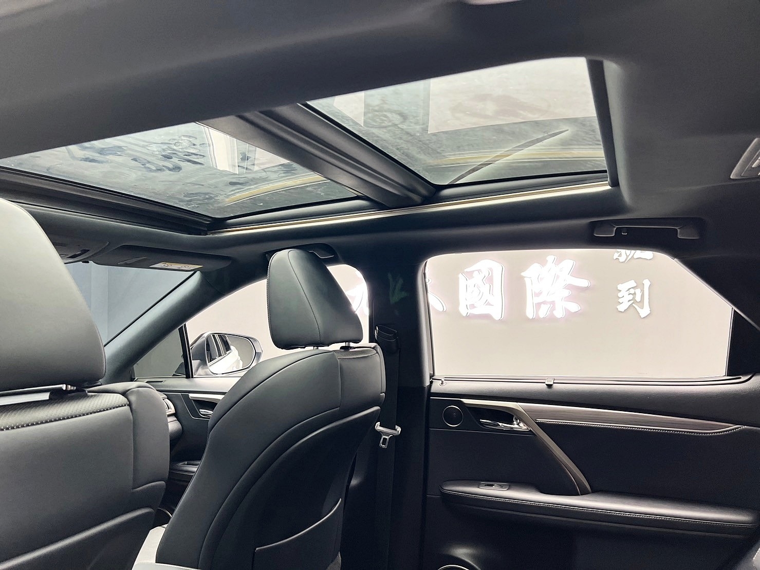 2020 RX300 F Sport 大滿配 小改後 環景 跟車 通風椅 ❗️(223)【 元禾國際 阿龍店長 0968-691-205】元禾國際 新北最大車庫 實車實價 認證車  第5張相片