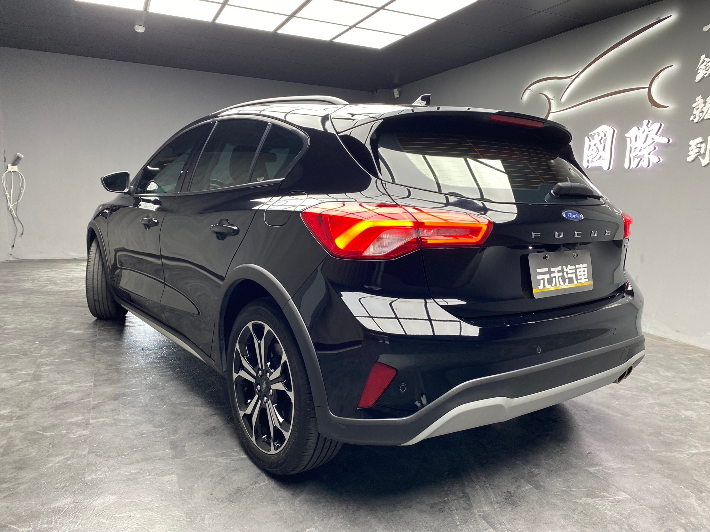 2021 Ford Focus Active EcoBoost 182 任性版 獨特外觀套件 Level2 跟車 新車保固 ❗️(113)【 元禾國際 阿龍店長 0968-691-205】元禾國際 新北最大車庫 實車實價 認證車  第3張相片
