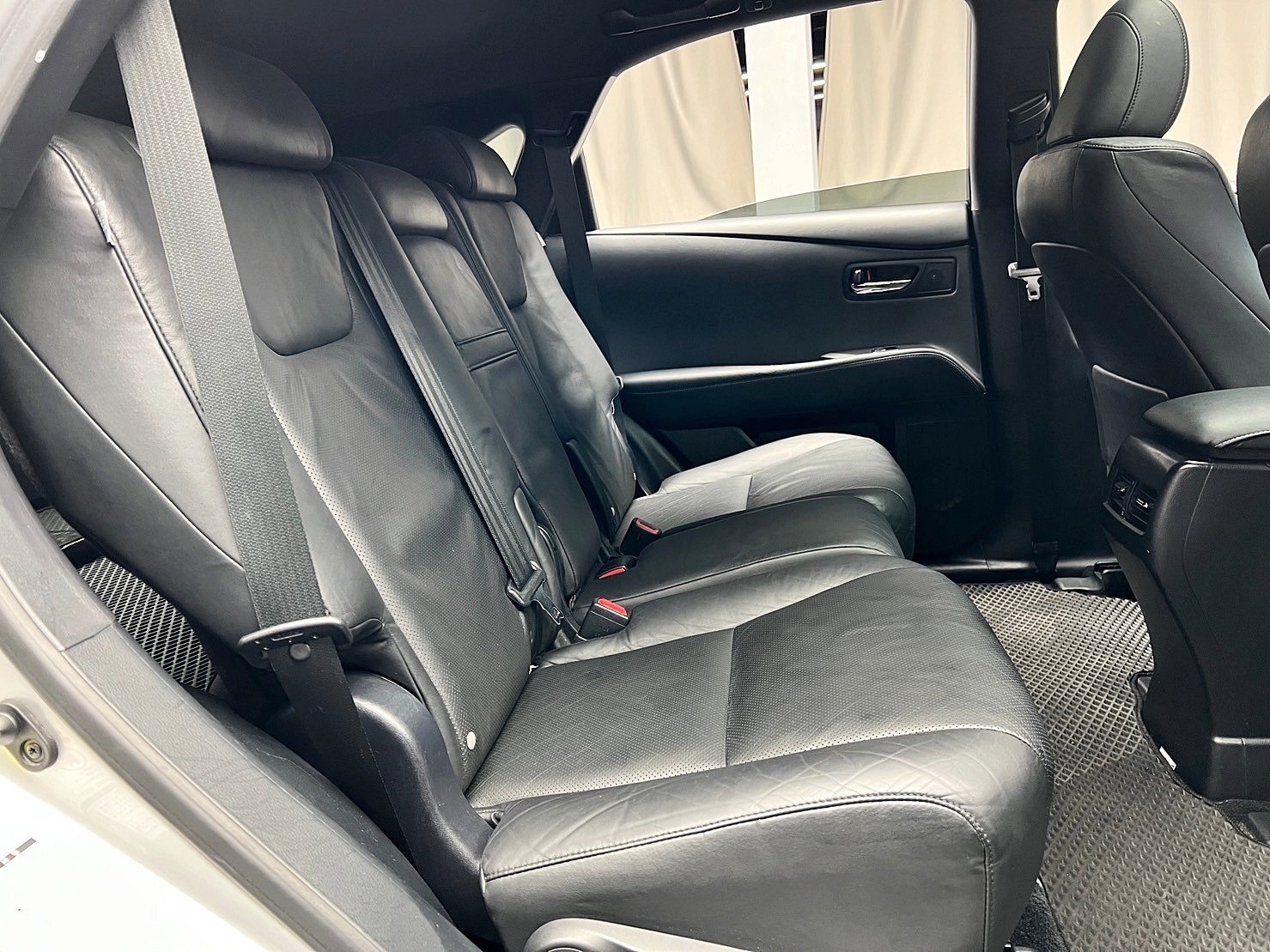2014 Lexus RX450h F Sport 油電 原廠保養 已更換大電池 ❗️(226)【 元禾國際 阿龍店長 0968-691-205】元禾國際 新北最大車庫 實車實價 認證車  第4張相片