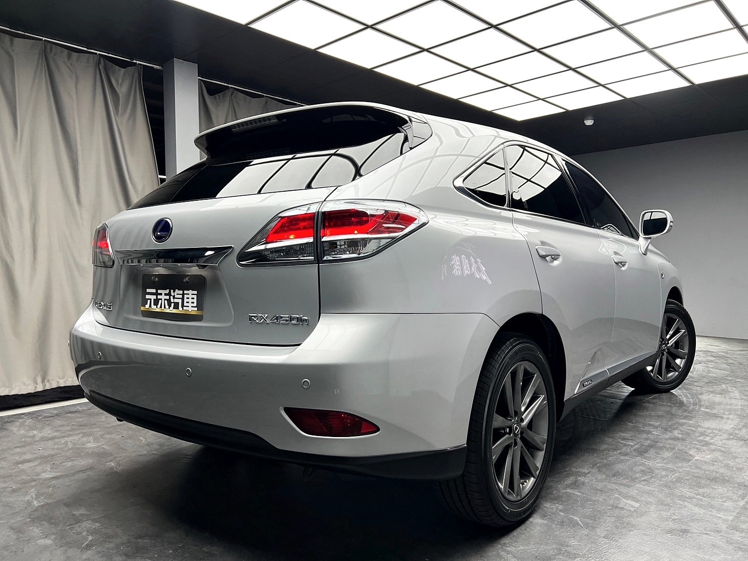 2014 Lexus RX450h F Sport 油電 原廠保養 已更換大電池 ❗️(226)【 元禾國際 阿龍店長 0968-691-205】元禾國際 新北最大車庫 實車實價 認證車  第7張相片