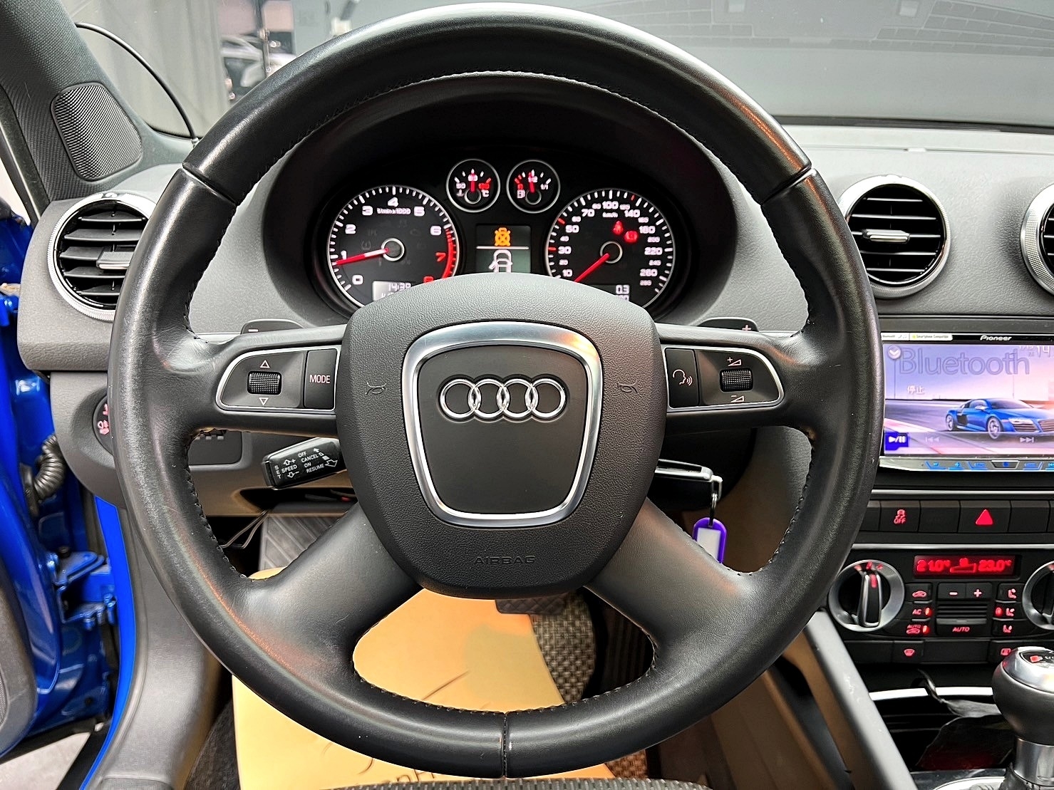 2013式 A3 Sportback 全景天窗 升級17吋鋁圈 小尾翼 奧迪 小掀背 ❗️(010)【 元禾國際 阿龍店長 0968-691-205】元禾國際 新北最大車庫 實車實價 認證車  第10張相片
