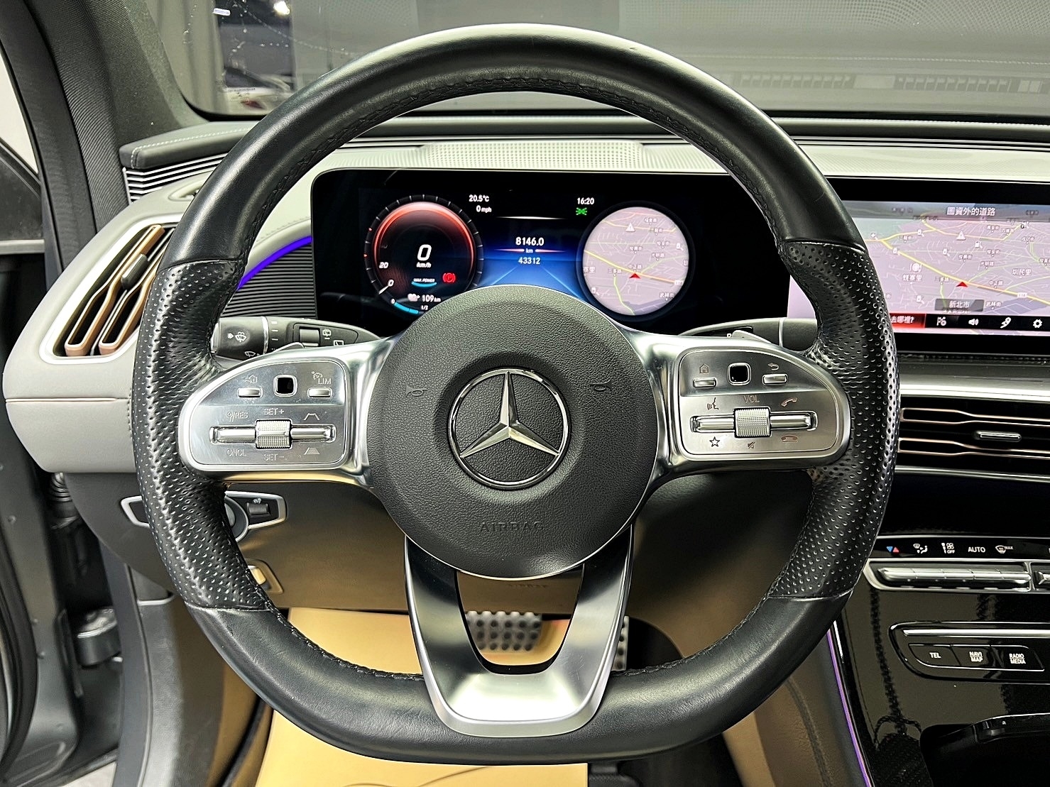 2021式 EQC 400 4MATIC 運動版 賓士 純電 四驅休旅 跟車 環景 柏林之音 電池保固 ❗️(121)【 元禾國際 阿龍店長 0968-691-205】元禾國際 新北最大車庫 實車實價 認證車  第7張相片