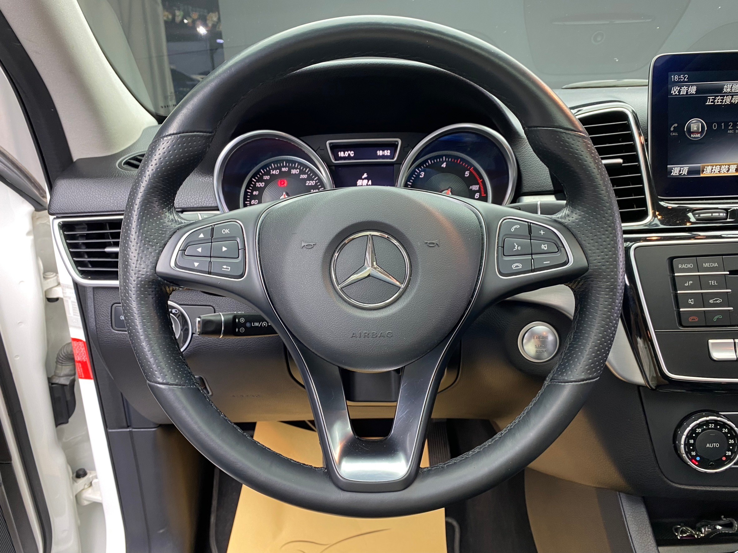 2016 GLE350d 柴油 四驅 電動椅 電尾門 W166 ❗️(133)【 元禾國際 阿龍店長 0968-691-205】元禾國際 新北最大車庫 實車實價 認證車  第7張相片