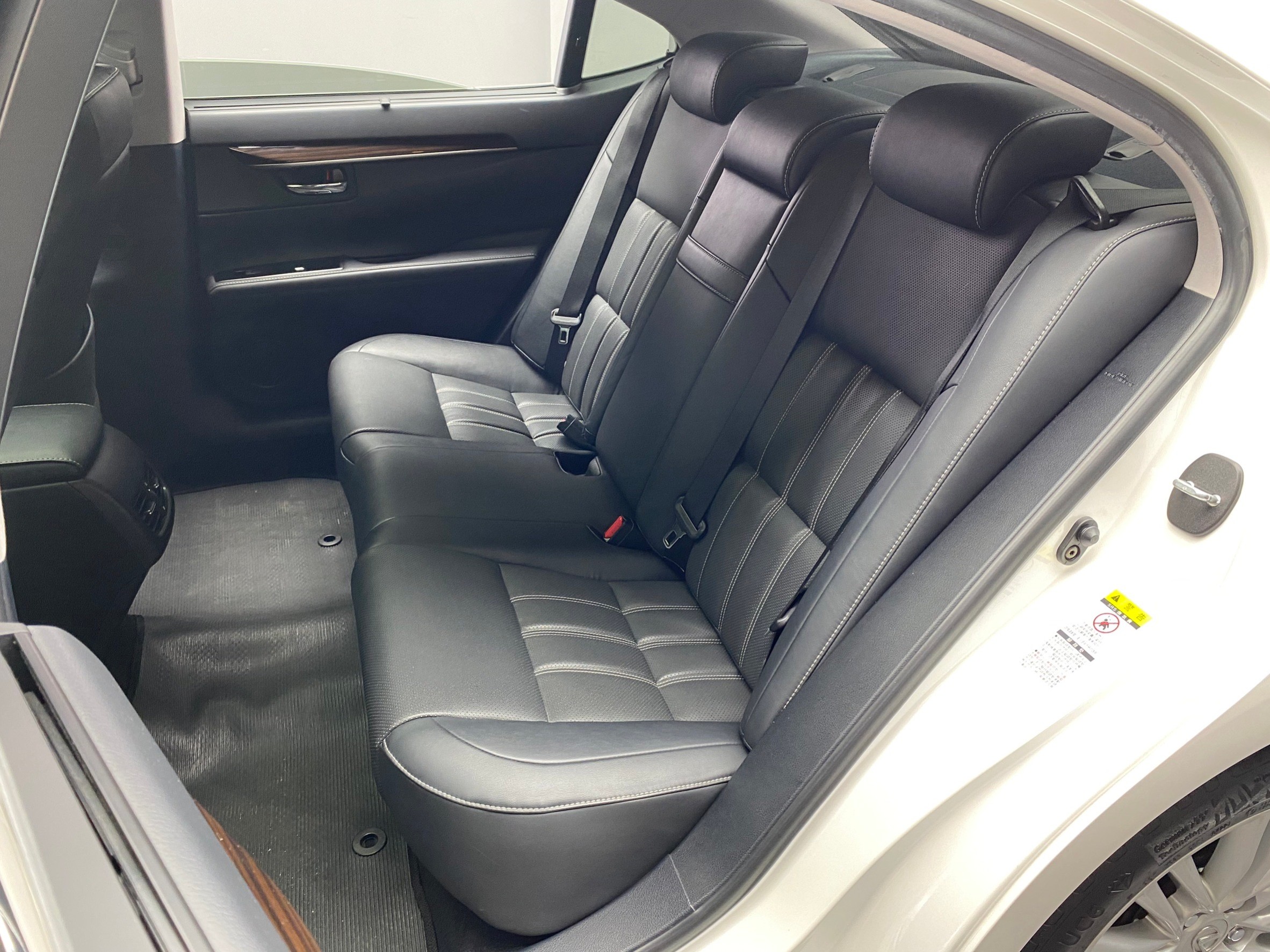 2016 Lexus ES200 頂級Navi版 天窗 跟車 冷熱椅 ❗️(163)【 元禾國際 阿龍店長 0968-691-205】元禾國際 新北最大車庫 實車實價 認證車  第4張相片
