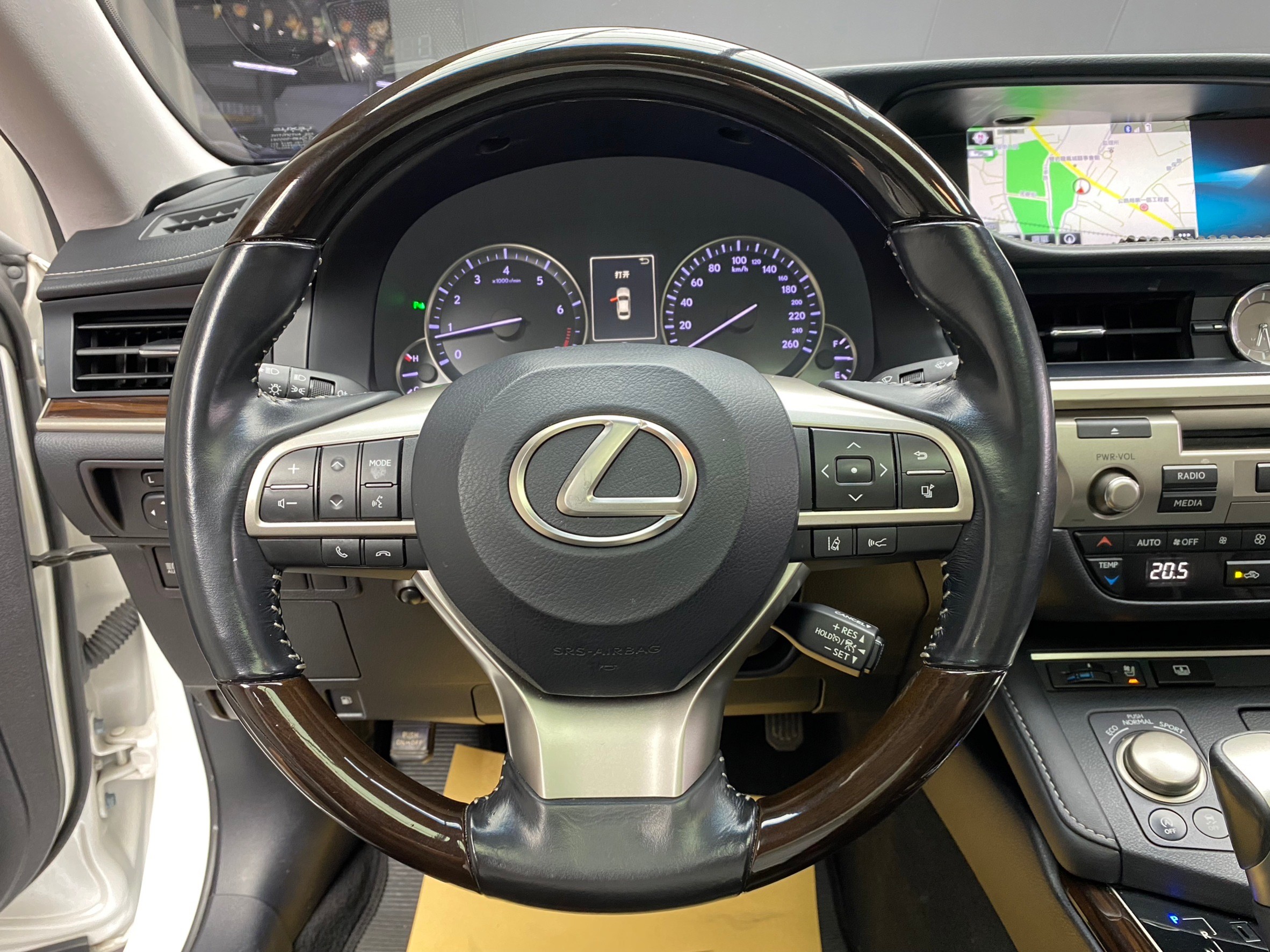 2016 Lexus ES200 頂級Navi版 天窗 跟車 冷熱椅 ❗️(163)【 元禾國際 阿龍店長 0968-691-205】元禾國際 新北最大車庫 實車實價 認證車  第6張相片
