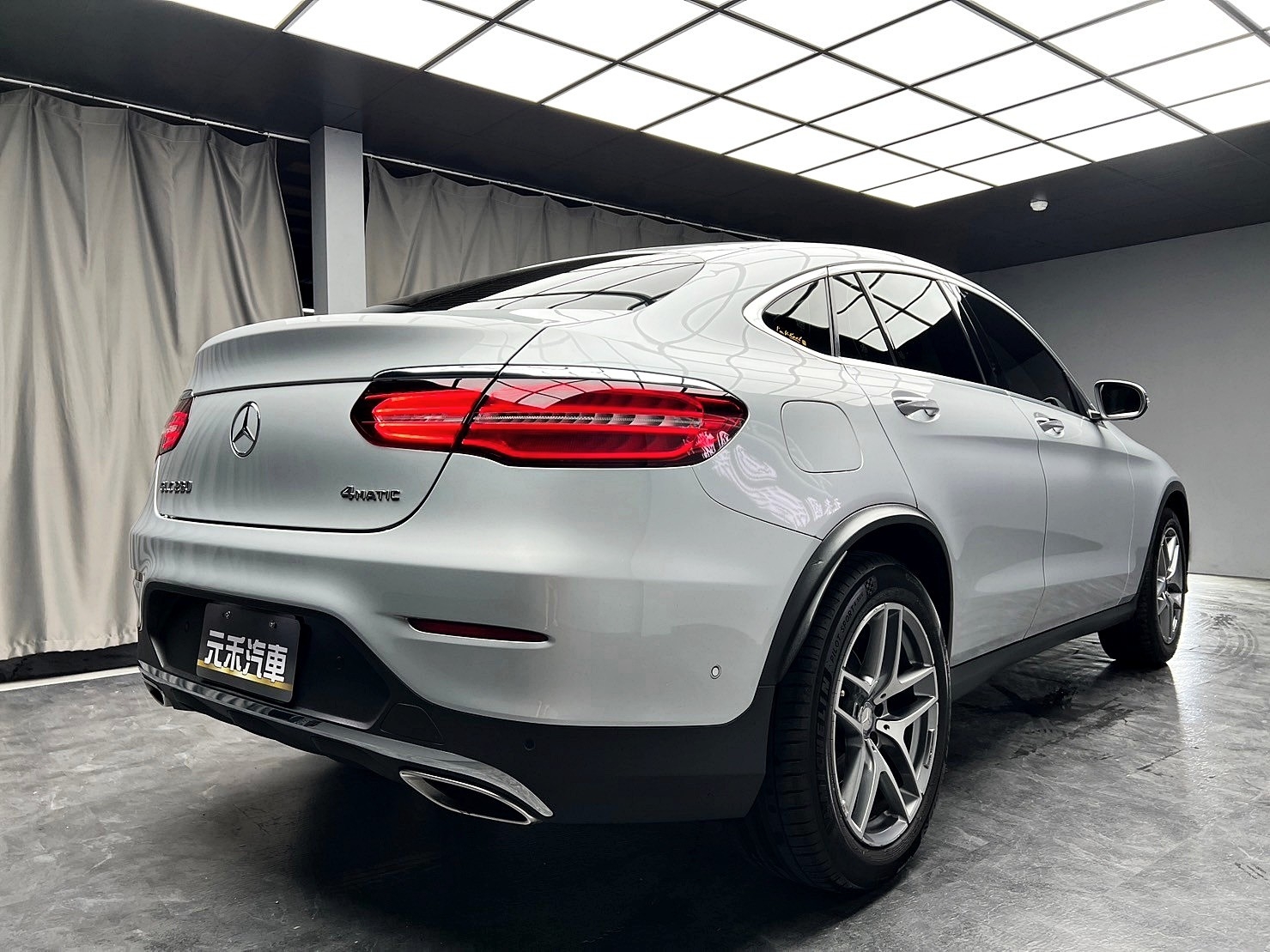 2017式 GLC GLC250 Coupe 4MATIC 運動版 環景 電尾門 AMG 外觀套件 C253 ❗️(225)【 元禾國際 阿龍店長 0968-691-205】元禾國際 新北最大車庫 實車實價 認證車  第2張相片