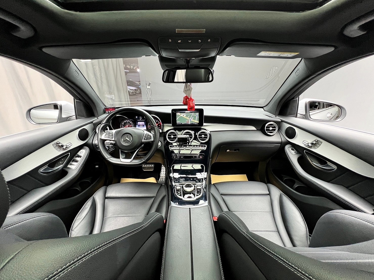 2017式 GLC GLC250 Coupe 4MATIC 運動版 環景 電尾門 AMG 外觀套件 C253 ❗️(225)【 元禾國際 阿龍店長 0968-691-205】元禾國際 新北最大車庫 實車實價 認證車  第5張相片