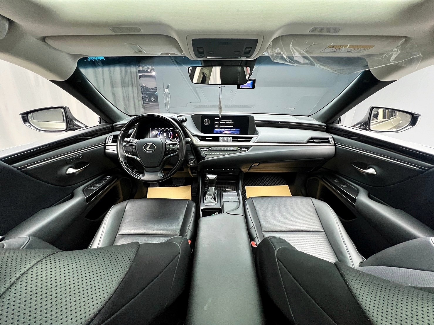 2020 ES250 頂級版 環景 ACC跟車 冷熱椅 ❗️(075)【 元禾國際 阿龍店長 0968-691-205】元禾國際 新北最大車庫 實車實價 認證車  第4張相片