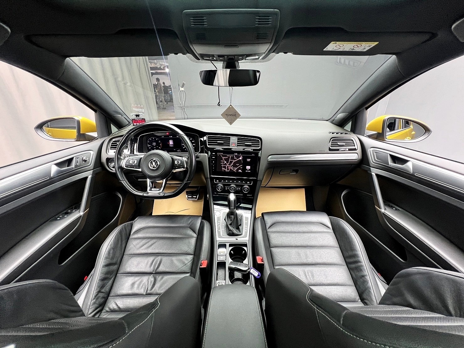 2018 Golf R版 7.5代 全景天窗 電熱椅 掀背 ❗️(171)【 元禾國際 阿龍店長 0968-691-205】元禾國際 新北最大車庫 實車實價 認證車  第5張相片