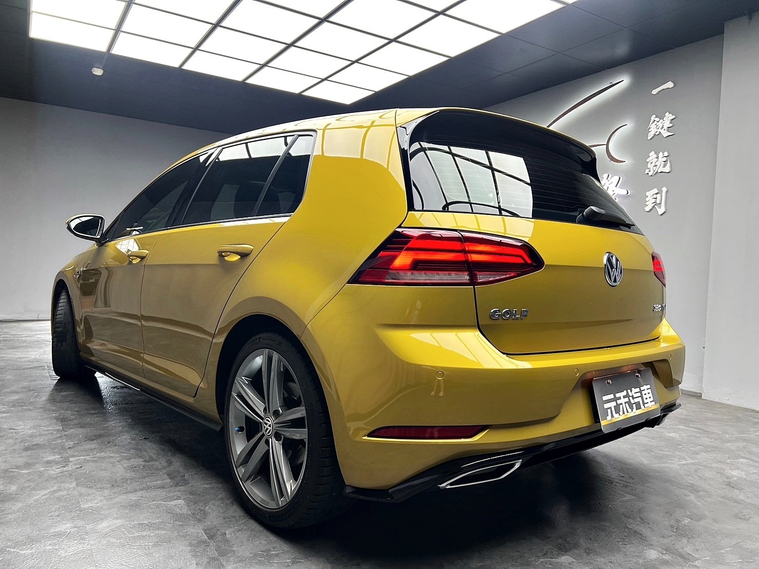 2018 Golf R版 7.5代 全景天窗 電熱椅 掀背 ❗️(171)【 元禾國際 阿龍店長 0968-691-205】元禾國際 新北最大車庫 實車實價 認證車  第10張相片