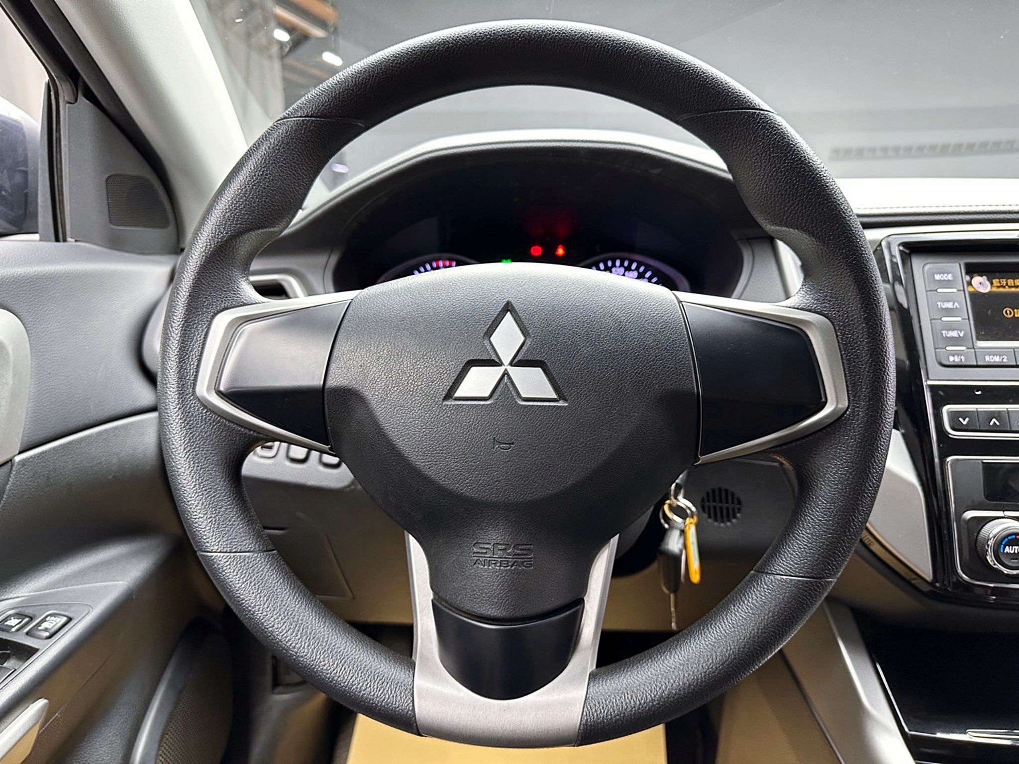 2019 Grand Lancer 驚嘆型 便宜 代步車 ❗️(023)【 元禾國際 阿龍店長 0968-691-205】元禾國際 新北最大車庫 實車實價 認證車  第7張相片