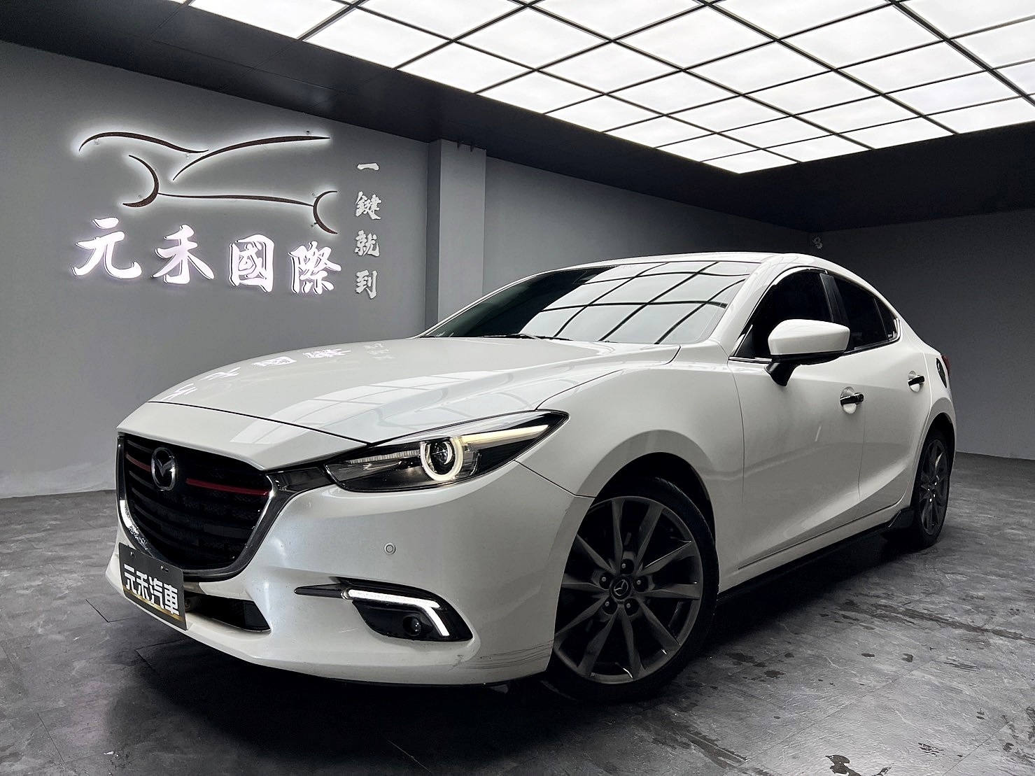 2017 馬三 Mazda3 BOSE 旗艦型 超高CP值 熱門房車 ❗️(156)【 元禾國際 阿龍店長 0968-691-205】元禾國際 新北最大車庫 實車實價 認證車  第4張相片