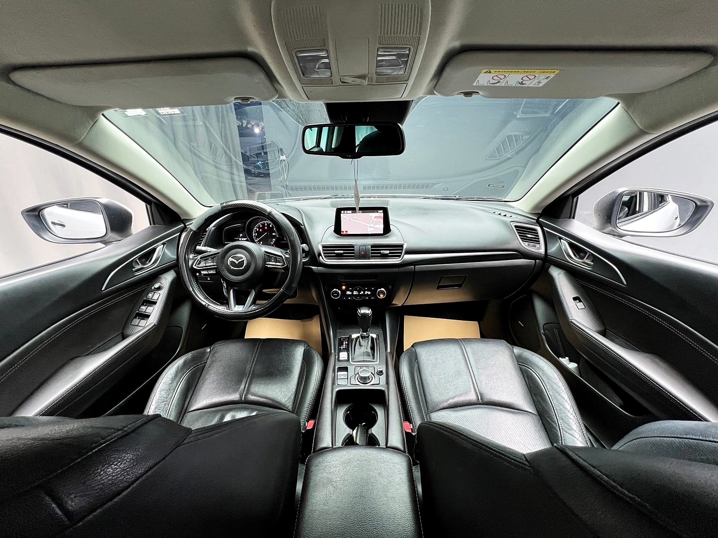 2017 馬三 Mazda3 BOSE 旗艦型 超高CP值 熱門房車 ❗️(156)【 元禾國際 阿龍店長 0968-691-205】元禾國際 新北最大車庫 實車實價 認證車  第5張相片