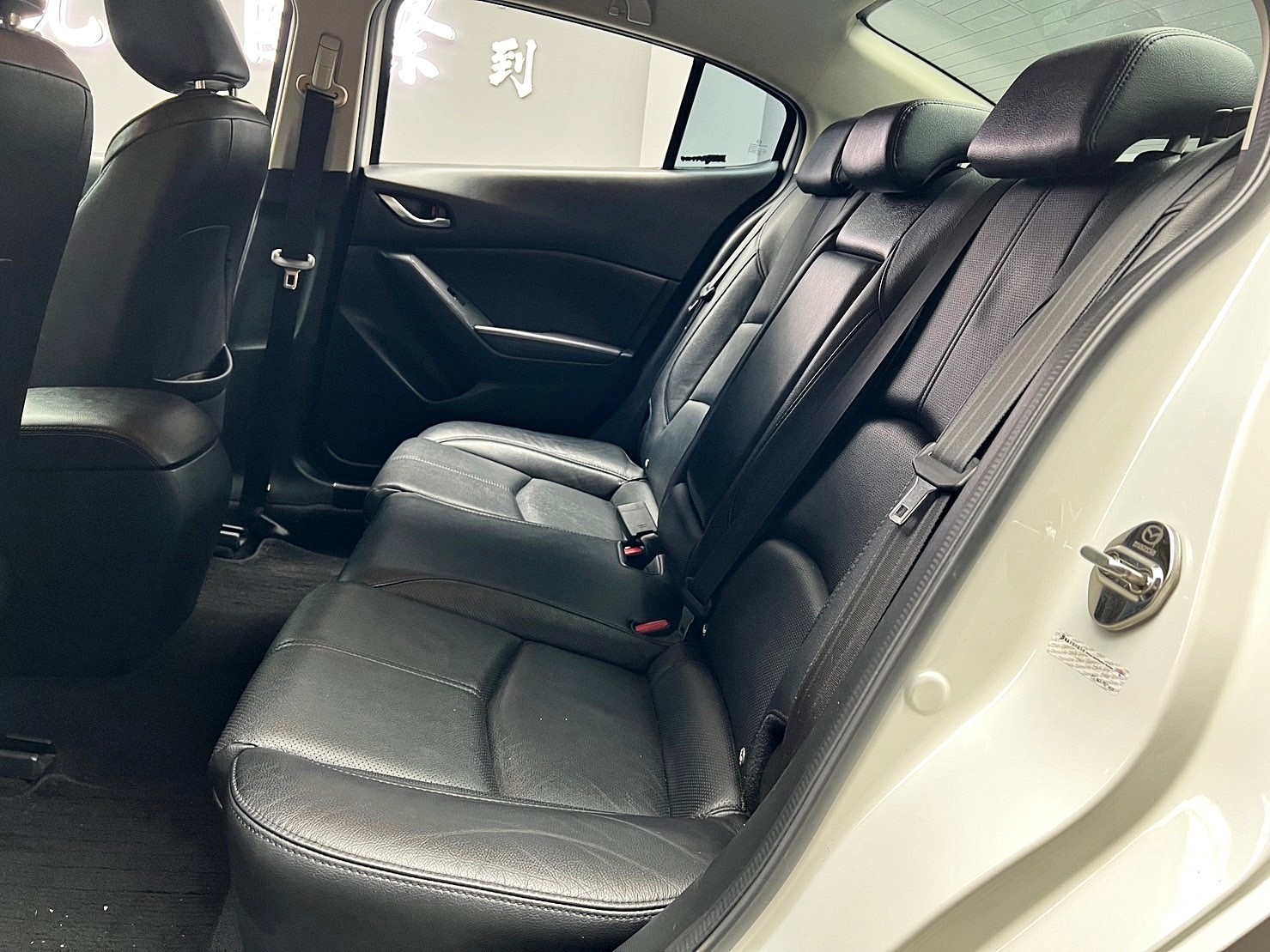 2017 馬三 Mazda3 BOSE 旗艦型 超高CP值 熱門房車 ❗️(156)【 元禾國際 阿龍店長 0968-691-205】元禾國際 新北最大車庫 實車實價 認證車  第8張相片