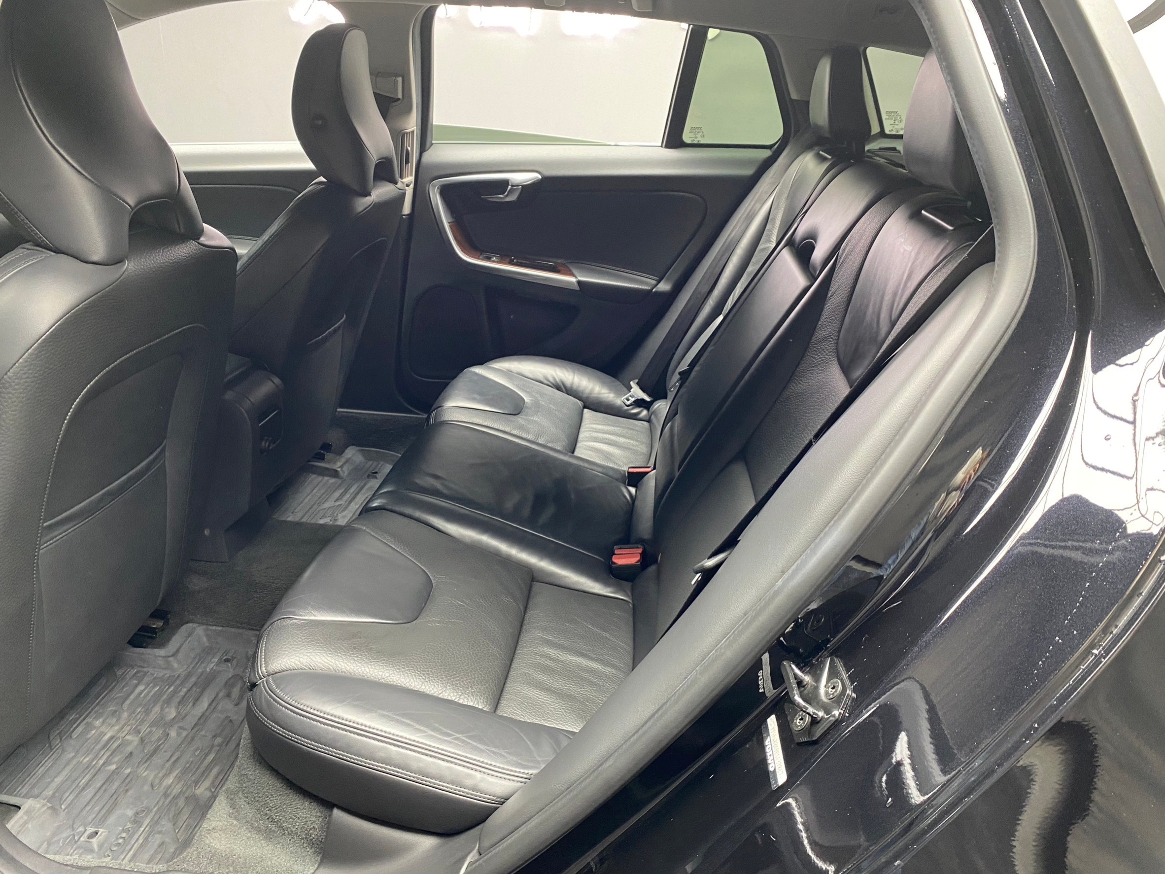 2013 Volvo V60 柴油 豪華版 電動椅 旅行車 ❗️(120)【 元禾國際 阿龍店長 0968-691-205】元禾國際 新北最大車庫 實車實價 認證車  第4張相片