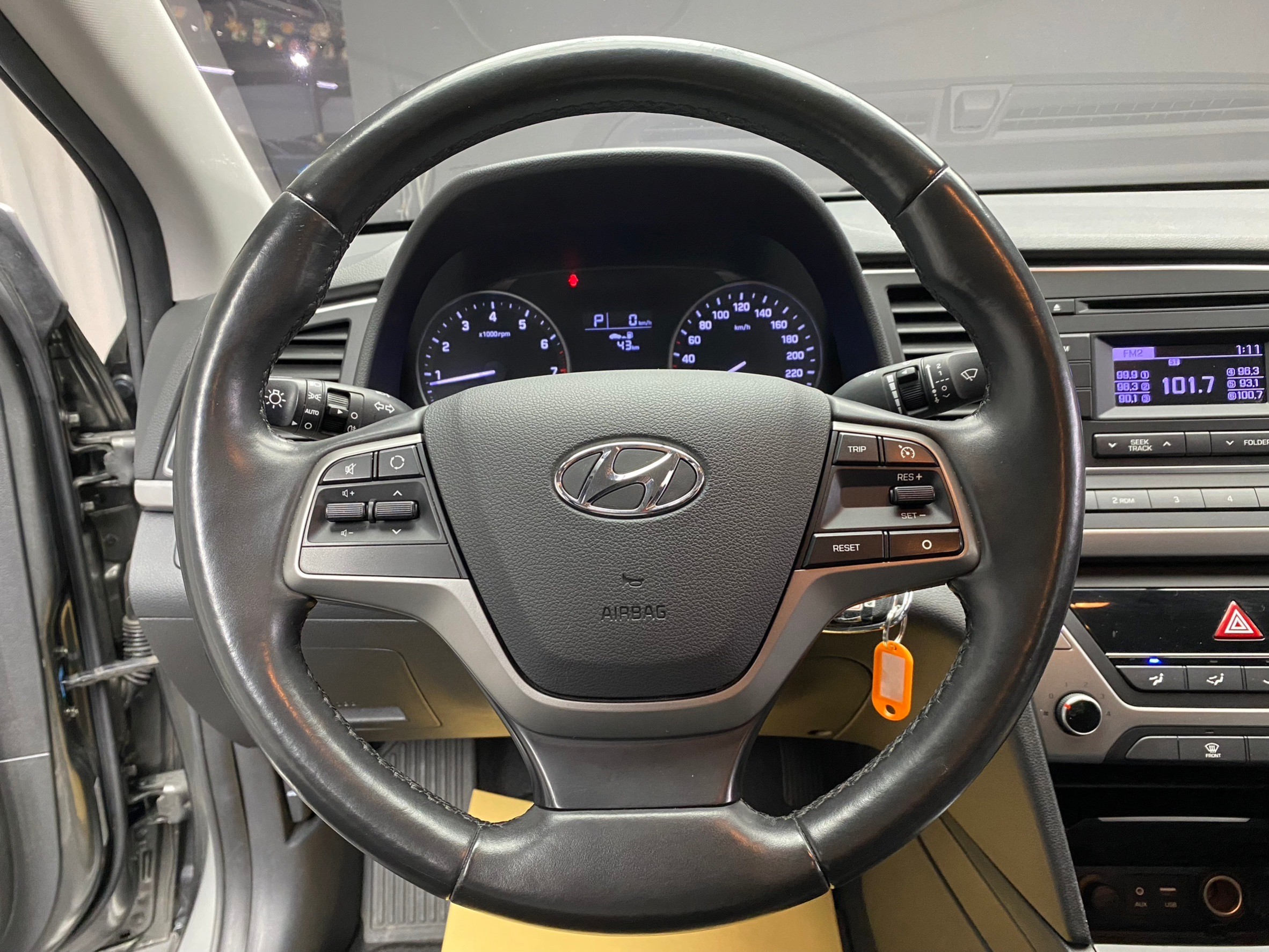 2018 Elantra 豪華型 改款外觀 便宜實惠 買菜車 ❗️(137)【 元禾國際 阿龍店長 0968-691-205】元禾國際 新北最大車庫 實車實價 認證車	  第7張相片
