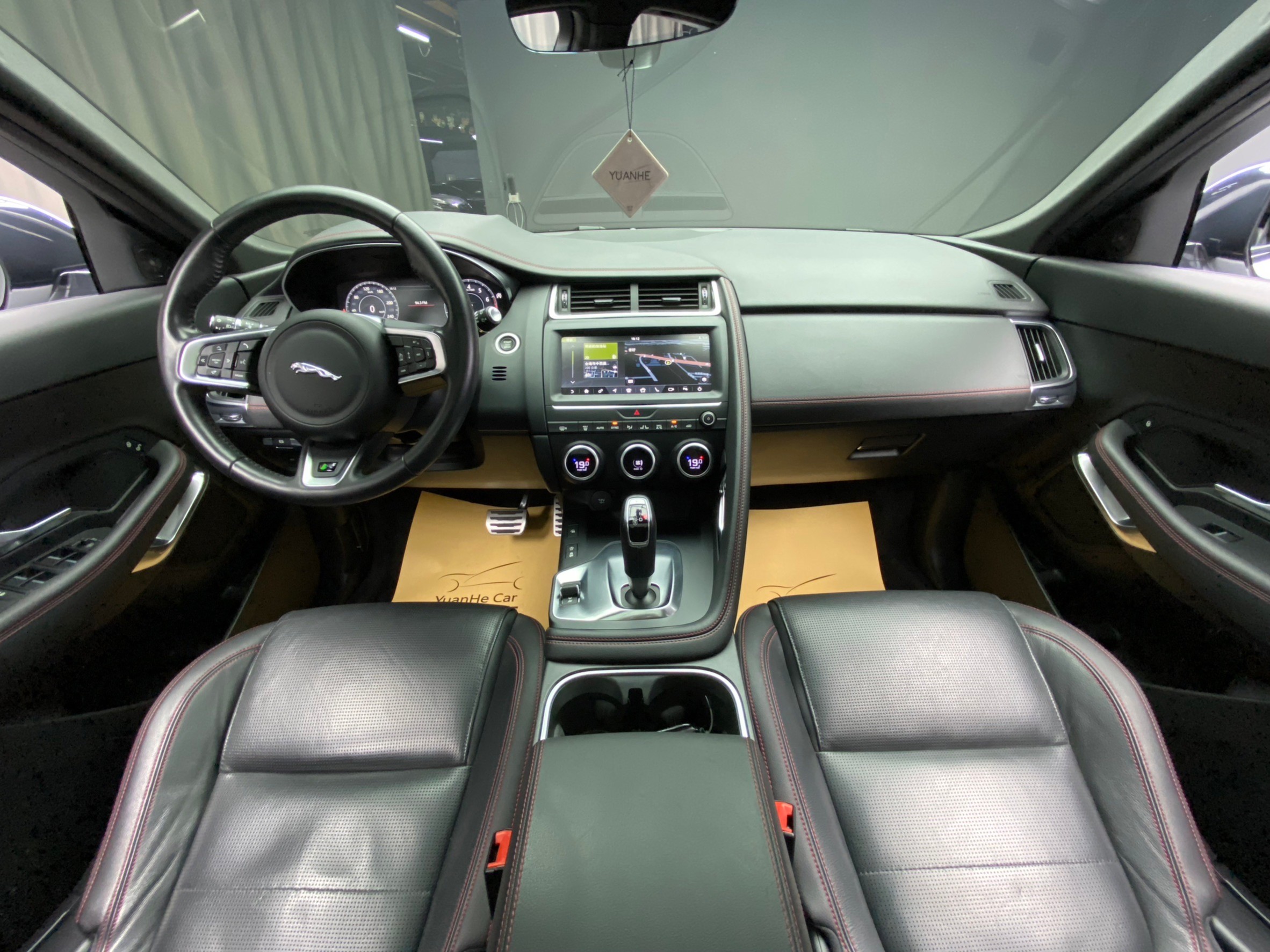 2021式 Jaguar EPace P200 Chequered Flag 稀有R外觀 數位儀錶 四驅 英系跑旅 ❗️(242)【 元禾國際 阿龍店長 0968-691-205】元禾國際 新北最大車庫 實車實價 認證車  第6張相片
