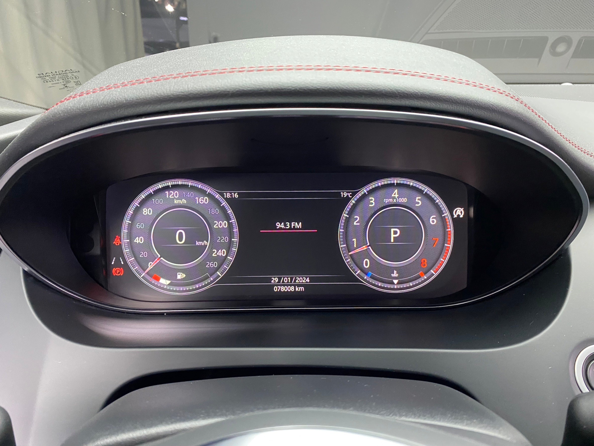 2021式 Jaguar EPace P200 Chequered Flag 稀有R外觀 數位儀錶 四驅 英系跑旅 ❗️(242)【 元禾國際 阿龍店長 0968-691-205】元禾國際 新北最大車庫 實車實價 認證車  第9張相片