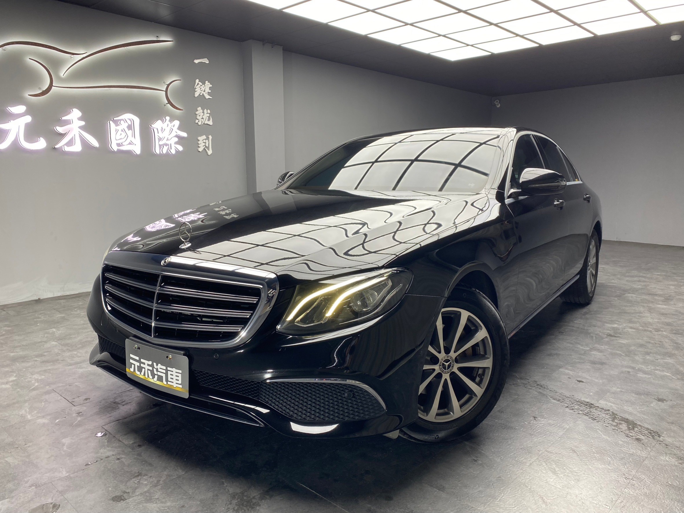 2019式 E220d S系水箱護罩 電動椅 電尾門 W213 ❗️(233)【 元禾國際 阿龍店長 0968-691-205】元禾國際 新北最大車庫 實車實價 認證車  第2張相片