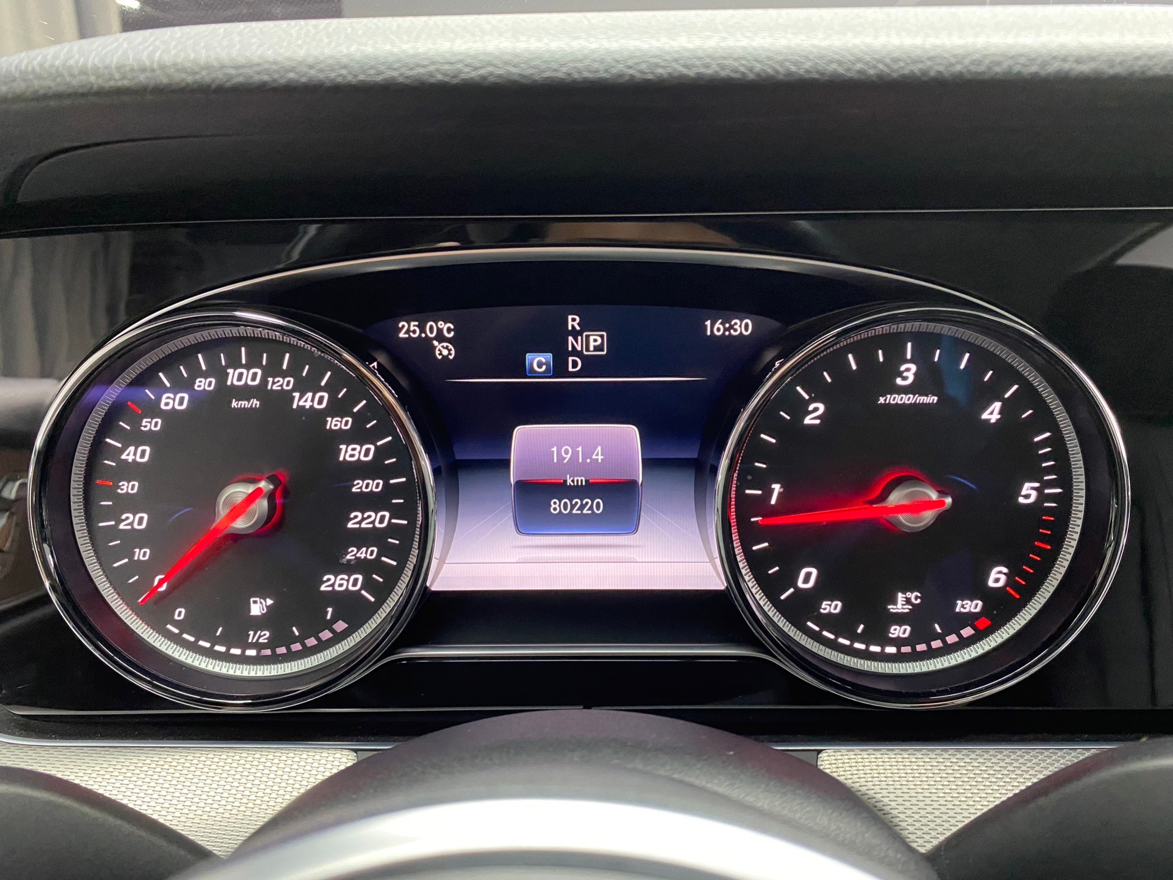2019式 E220d S系水箱護罩 電動椅 電尾門 W213 ❗️(233)【 元禾國際 阿龍店長 0968-691-205】元禾國際 新北最大車庫 實車實價 認證車  第7張相片