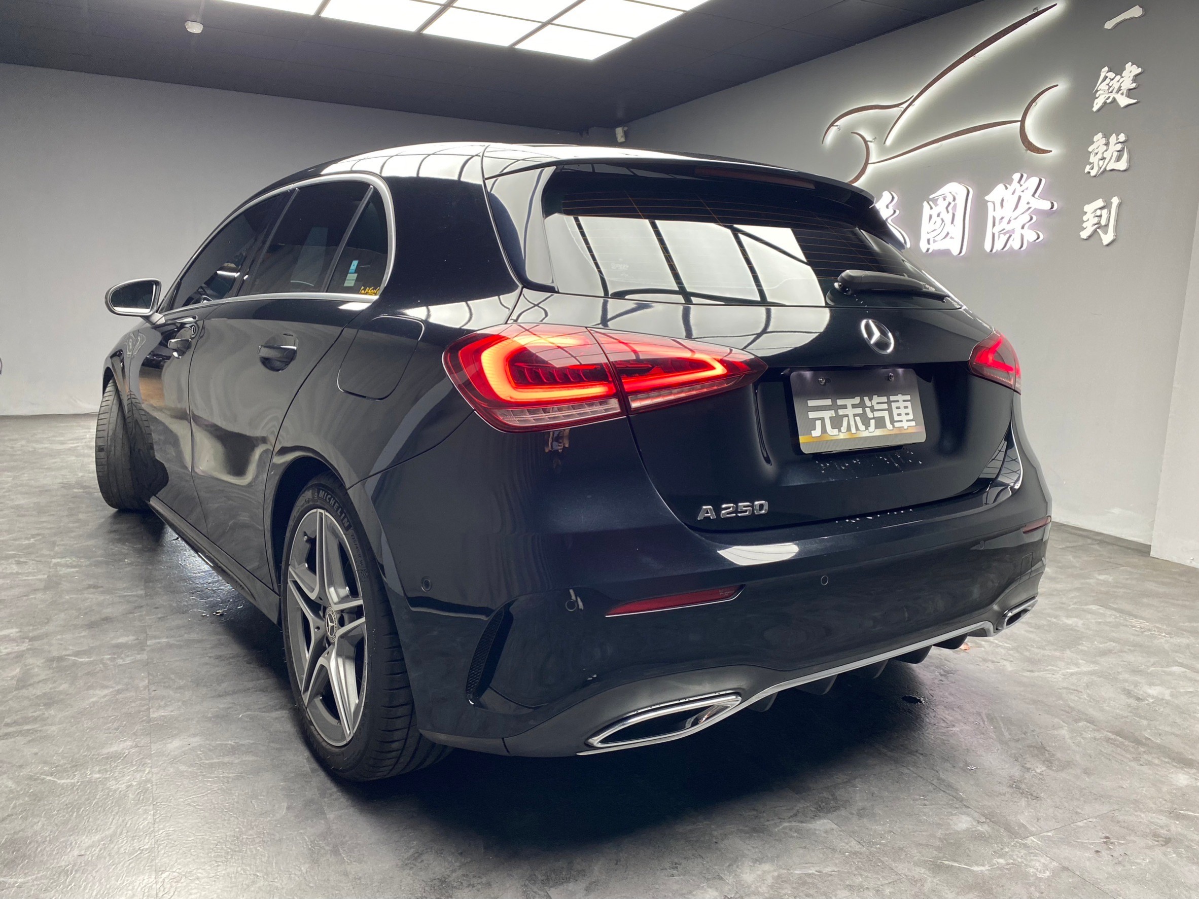 2019式 A250 運動版 AMG 外觀套件 總代理 五門 鋼砲 Benz W177 ❗️(125)【 元禾國際 阿龍店長 0968-691-205】元禾國際 新北最大車庫 實車實價 認證車  第4張相片
