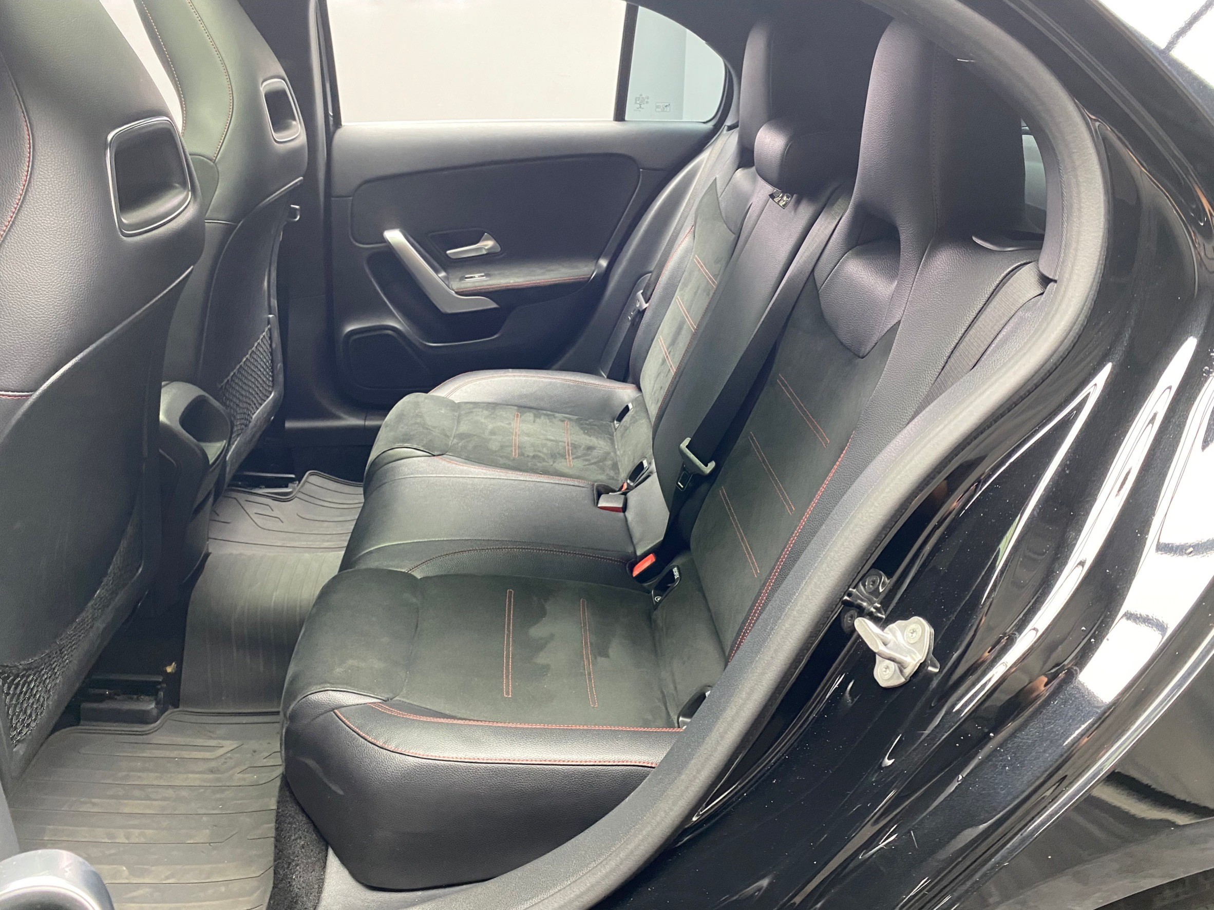 2019式 A250 運動版 AMG 外觀套件 總代理 五門 鋼砲 Benz W177 ❗️(125)【 元禾國際 阿龍店長 0968-691-205】元禾國際 新北最大車庫 實車實價 認證車  第7張相片