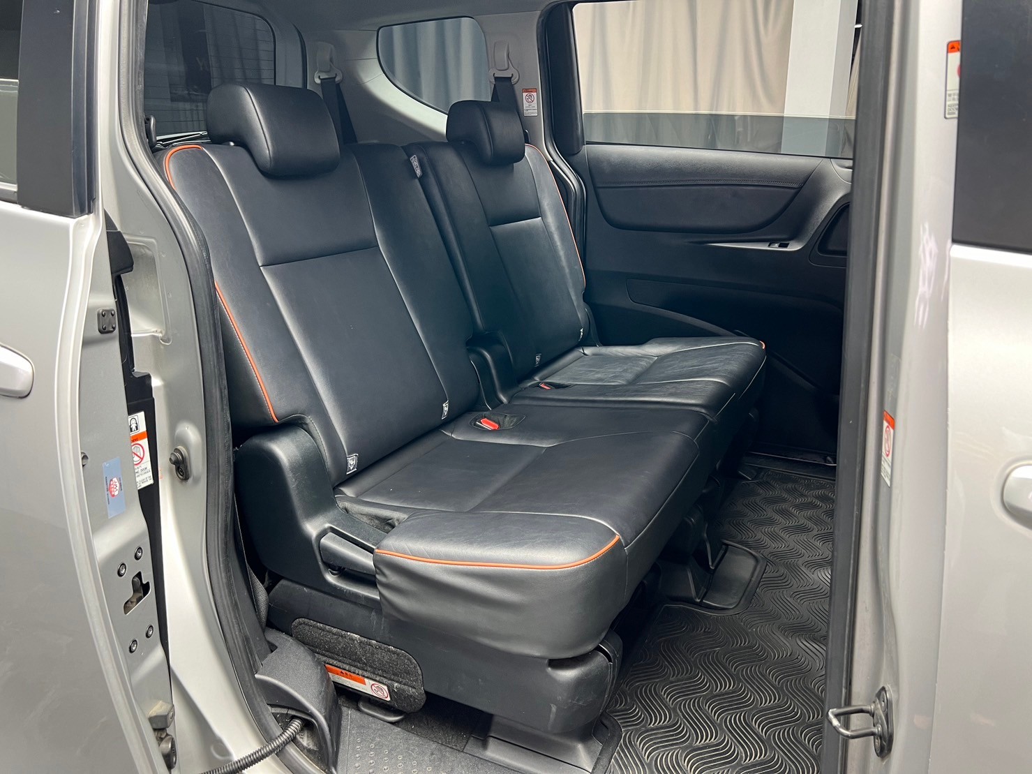 2018 Toyota Sienta 豪華版 熱門 七人座 休旅 ❗️(130)【 元禾國際 阿龍店長 0968-691-205】元禾國際 新北最大車庫 實車實價 認證車  第4張相片