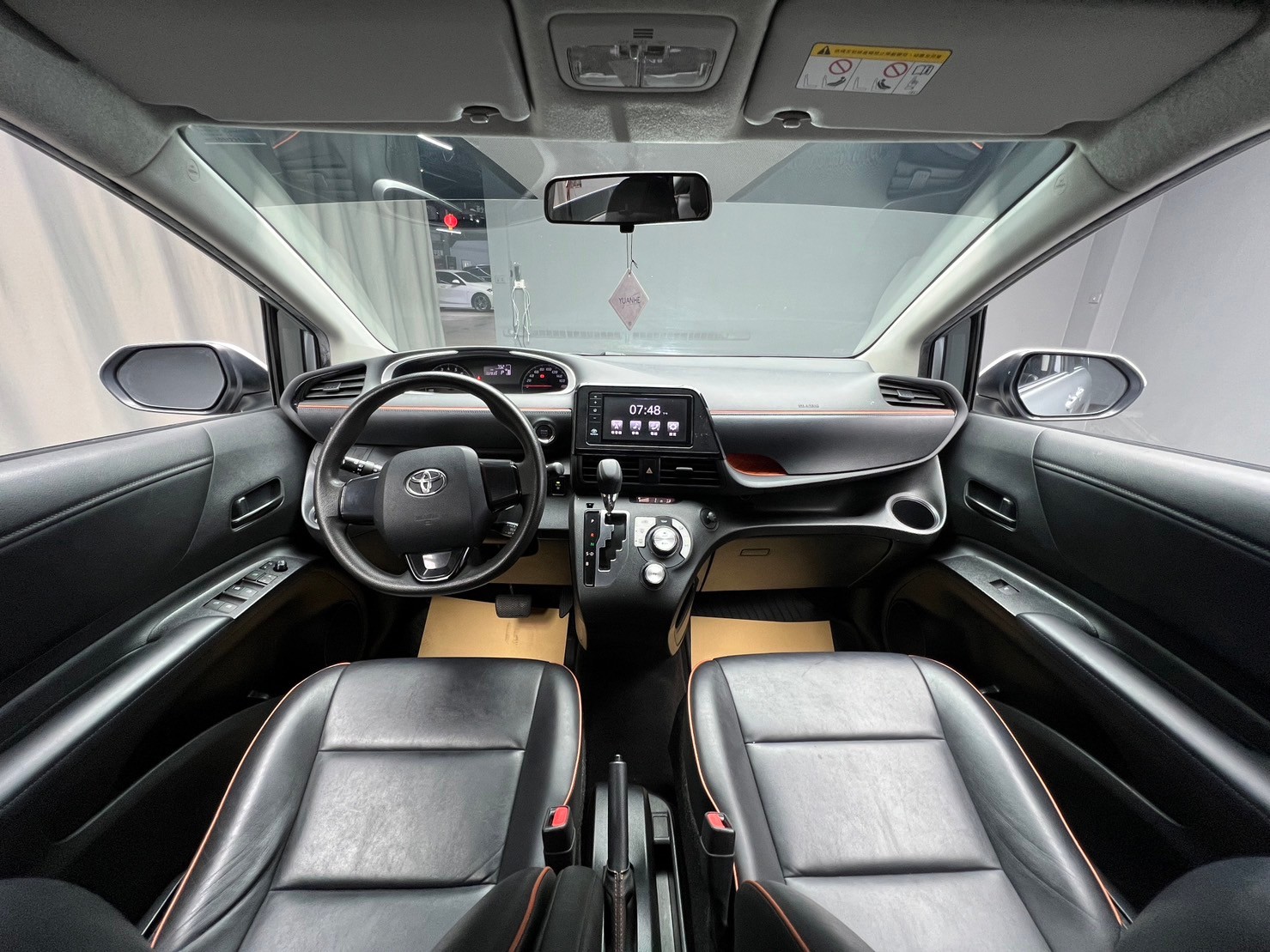 2018 Toyota Sienta 豪華版 熱門 七人座 休旅 ❗️(130)【 元禾國際 阿龍店長 0968-691-205】元禾國際 新北最大車庫 實車實價 認證車  第6張相片