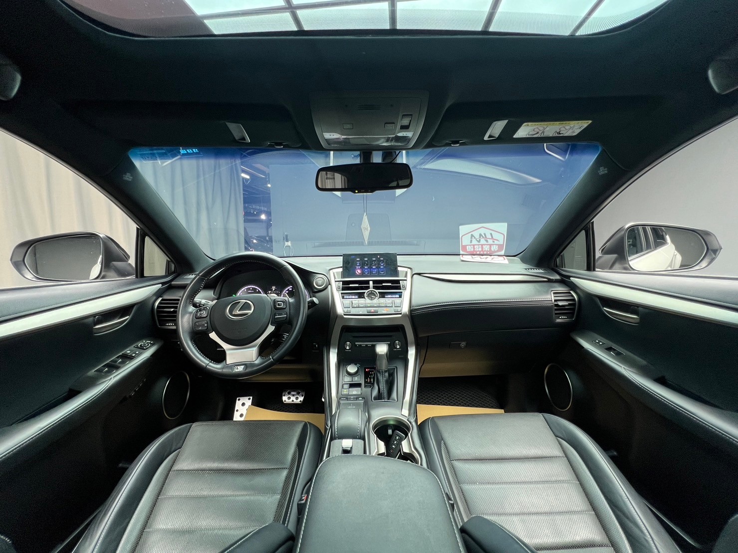 2015 NX200t AWD F版 環景 電熱椅 高妥善率 ❗️(194)【 元禾國際 阿龍店長 0968-691-205】元禾國際 新北最大車庫 實車實價 認證車  第6張相片