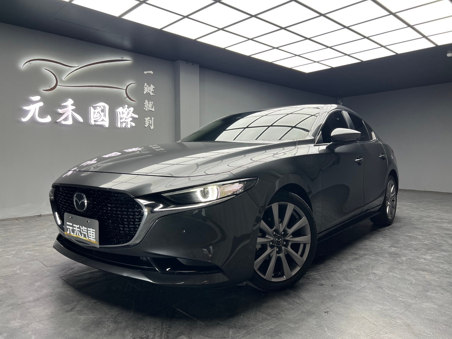 2020式 馬三 4D 頂級型 ACC跟車 盲點 超高CP值❗️(201)【 元禾國際 阿龍店長 0968-691-205】元禾國際 新北最大車庫 實車實價 認證車  第2張相片