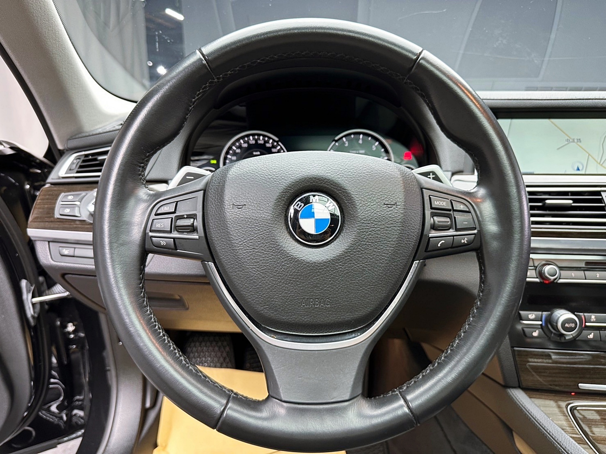 2013式 BMW 740Li F02 環景 電冷熱椅 進口加長豪華轎車 ❗️(100)【 元禾國際 阿龍店長 0968-691-205】元禾國際 新北最大車庫 實車實價 認證車  第6張相片