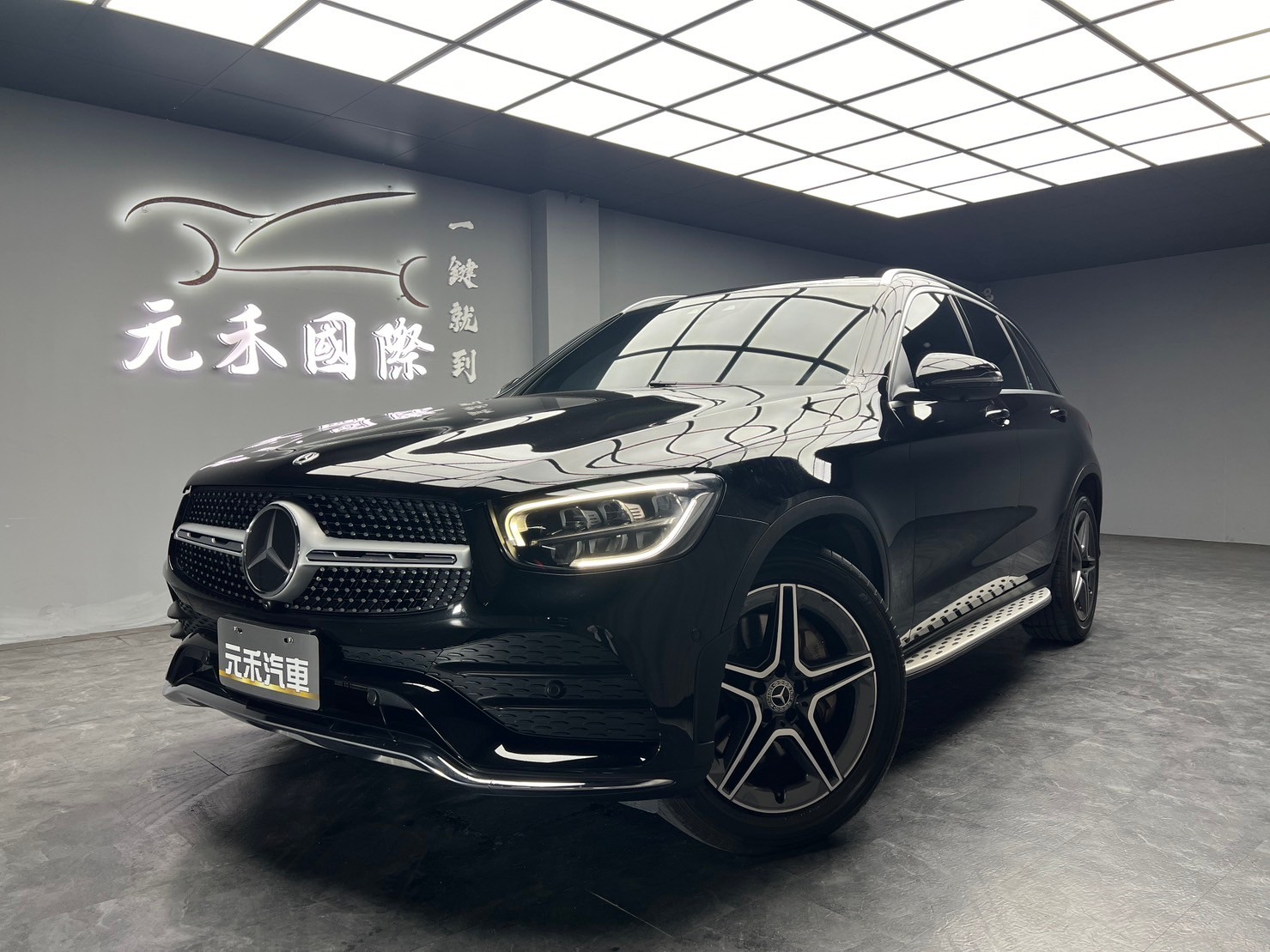 2020式 GLC200 輕油電 AMG 套件 23P 氣氛燈 ❗️(037)【 元禾國際 阿龍店長 0968-691-205】元禾國際 新北最大車庫 實車實價 認證車  第4張相片