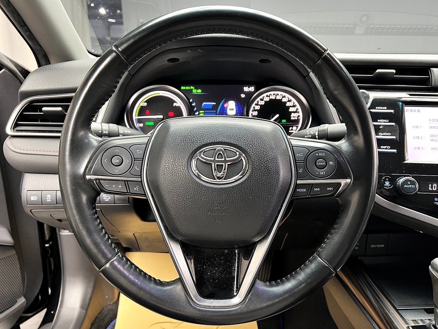 2019式 Camry 冠美麗 油電 尊爵版 跟車 盲點 ❗️(099)【 元禾國際 阿龍店長 0968-691-205】元禾國際 新北最大車庫 實車實價 認證車  第6張相片