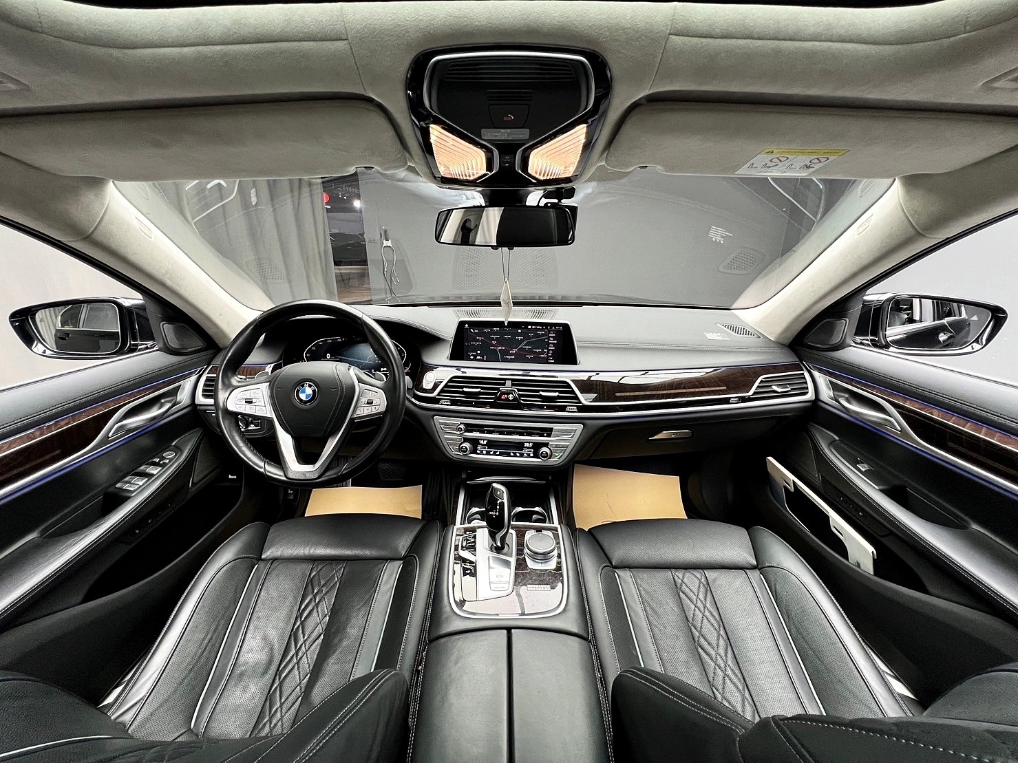 2020 新款 740Li 旗艦版 5AU 環景 通風椅 電吸門 ❗️(101)【 元禾國際 阿龍店長 0968-691-205】元禾國際 新北最大車庫 實車實價 認證車  第5張相片