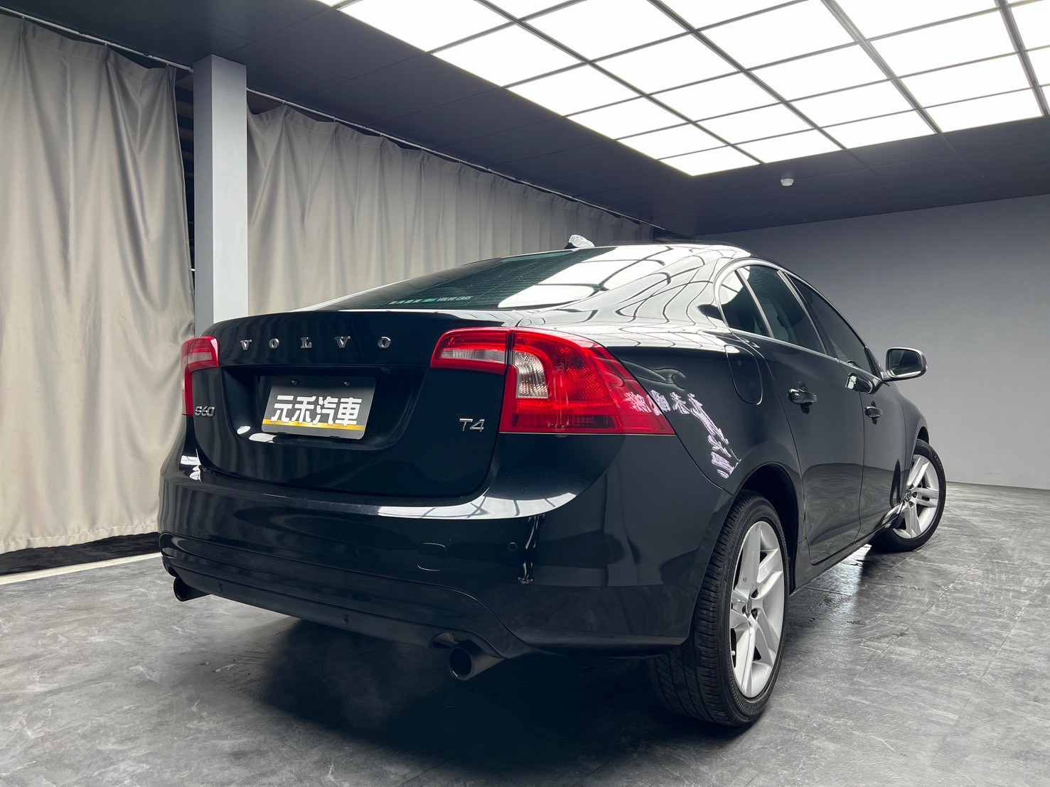 2015 S60 T4 豪華版 導航 電動記憶椅 低里程 漂亮車 ❗️(077) 【 元禾國際 阿龍店長 0968-691-205】元禾國際 新北最大車庫 實車實價 認證車  第2張相片