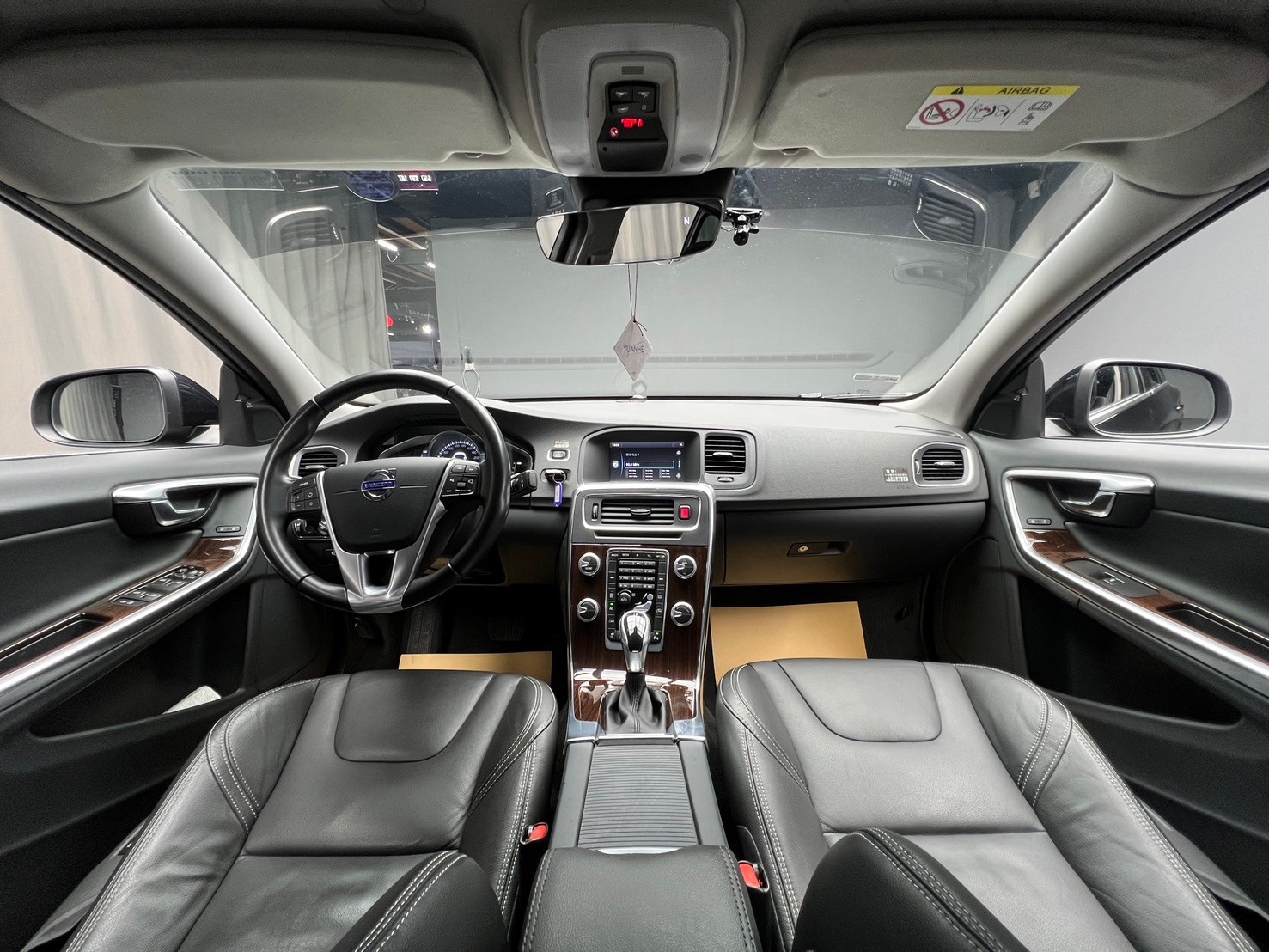 2015 S60 T4 豪華版 導航 電動記憶椅 低里程 漂亮車 ❗️(077) 【 元禾國際 阿龍店長 0968-691-205】元禾國際 新北最大車庫 實車實價 認證車  第5張相片