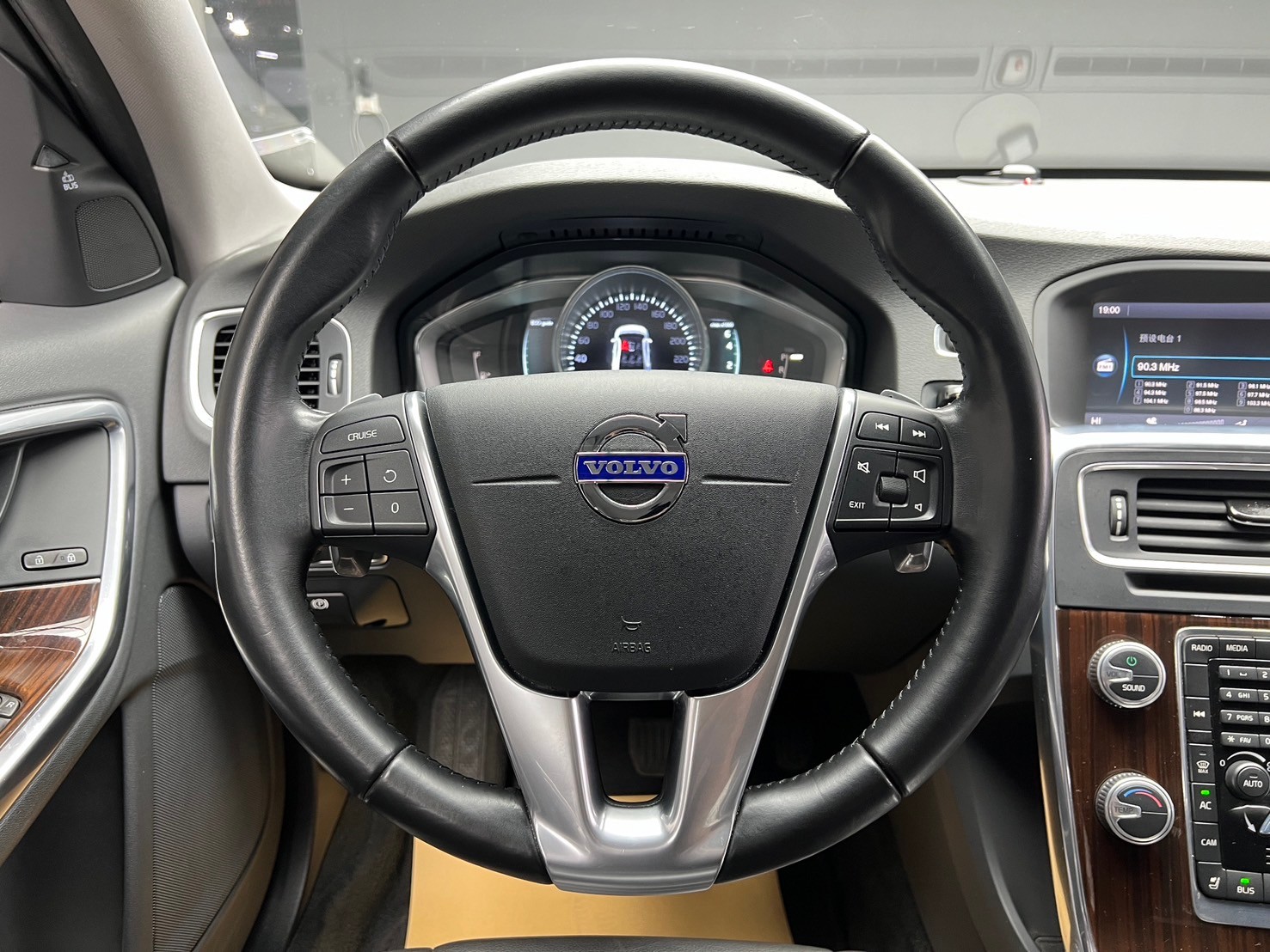 2015 S60 T4 豪華版 導航 電動記憶椅 低里程 漂亮車 ❗️(077) 【 元禾國際 阿龍店長 0968-691-205】元禾國際 新北最大車庫 實車實價 認證車  第6張相片