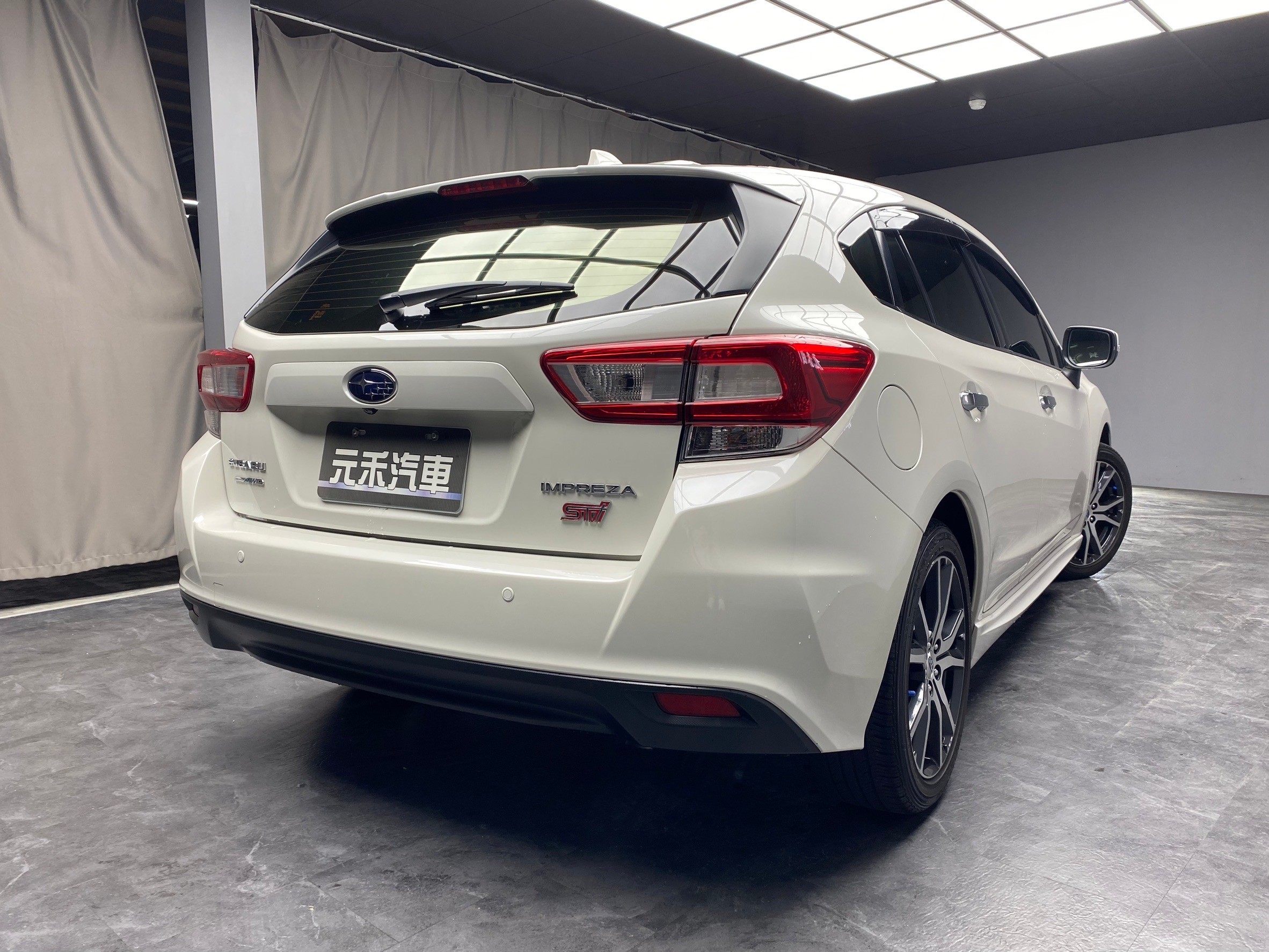 2017 Impreza i-S 速霸陸 硬皮鯊 熱門 四驅 掀背 ❗️(123)【 元禾國際 阿龍店長 0968-691-205】元禾國際 新北最大車庫 實車實價 認證車  第10張相片