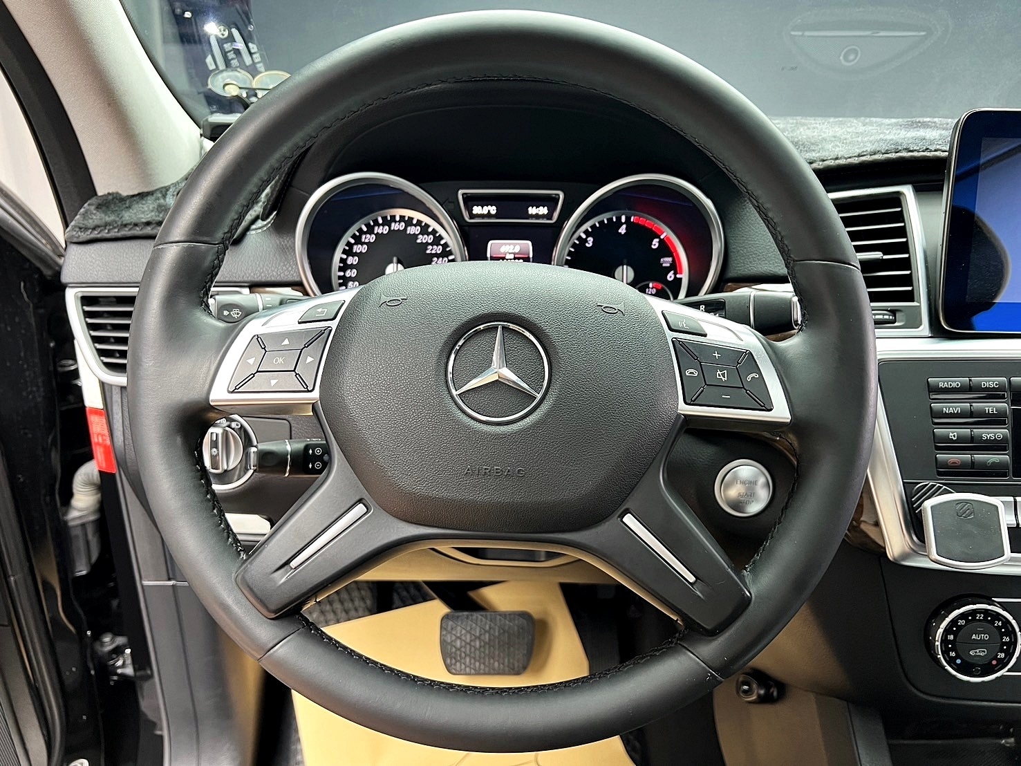 2015 GL350 BlueTEC 360 環景 電子懸吊 柴油 四驅 七人座 休旅 ❗️(138)【 元禾國際 阿龍店長 0968-691-205】元禾國際 新北最大車庫 實車實價 認證車  第6張相片