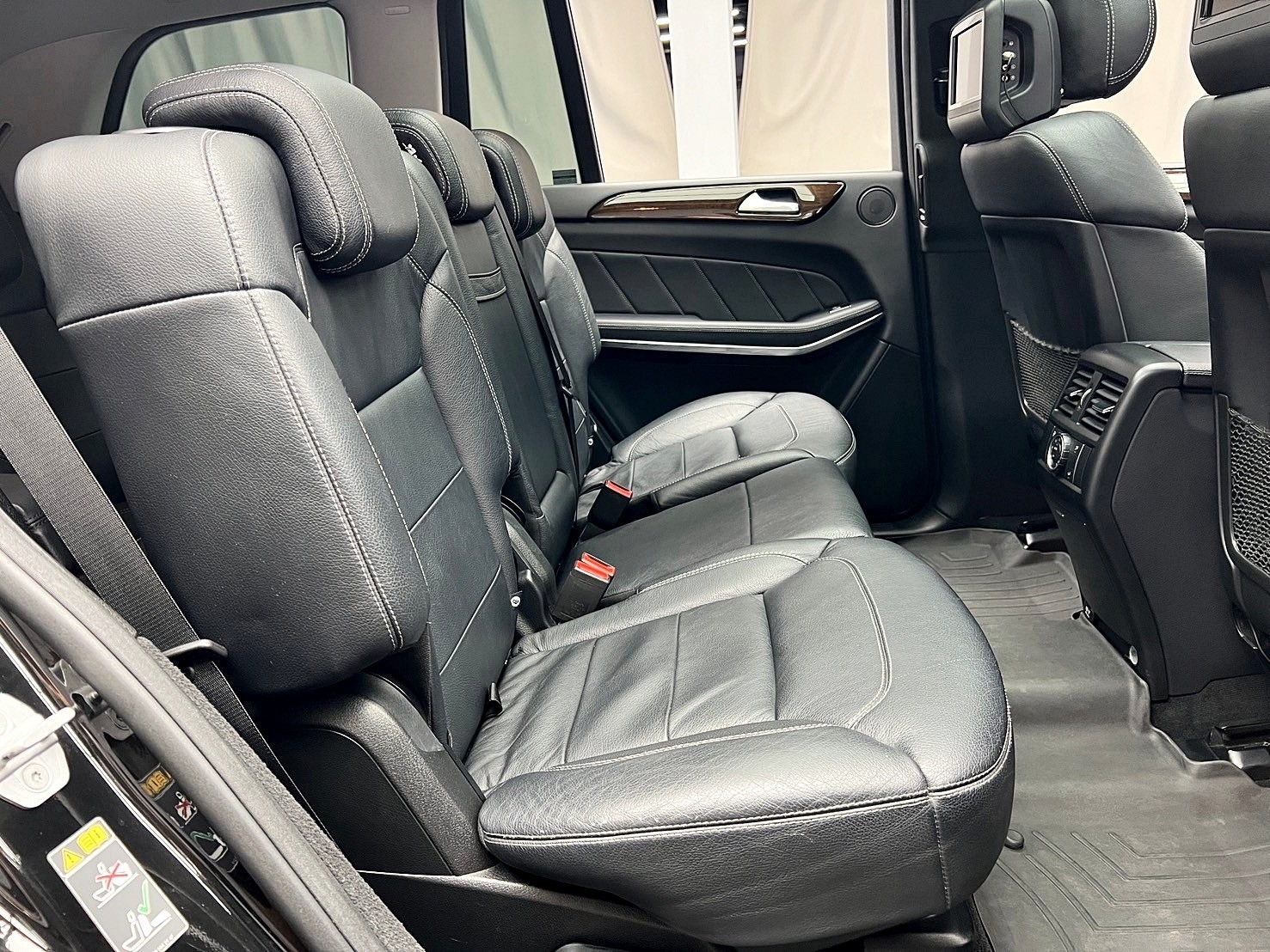 2014 BENZ GL350 BlueTEC 賓士柴油四驅七人座 全景天窗/自動停車❗️(089)【 元禾國際 阿龍店長 0968-691-205】元禾國際 新北最大車庫 實車實價 認證車  第5張相片
